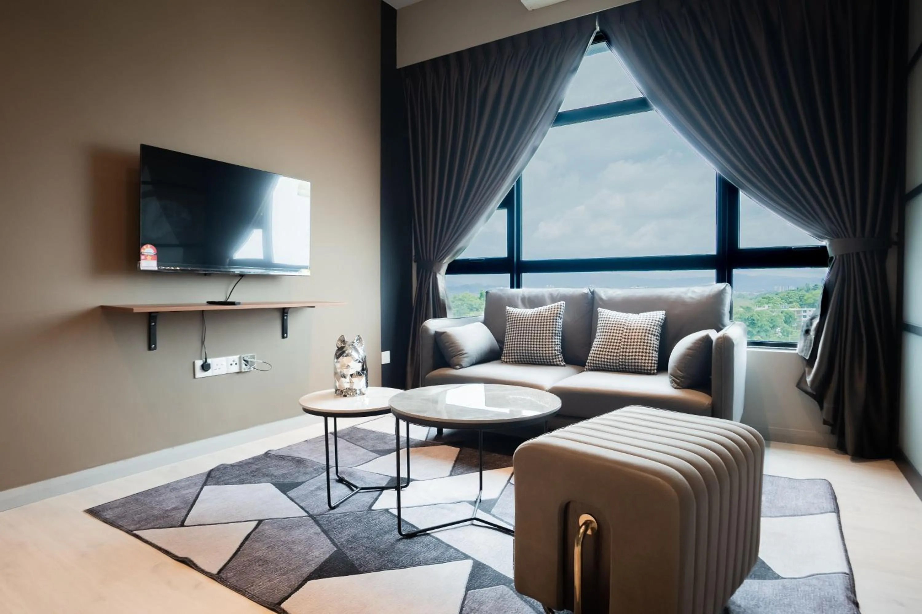 TV and multimedia in Jesselton Quay by Pinstay