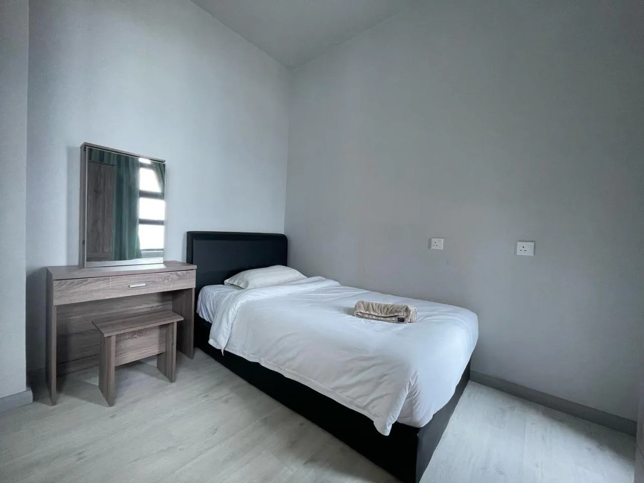 Bed in Jesselton Quay by Pinstay