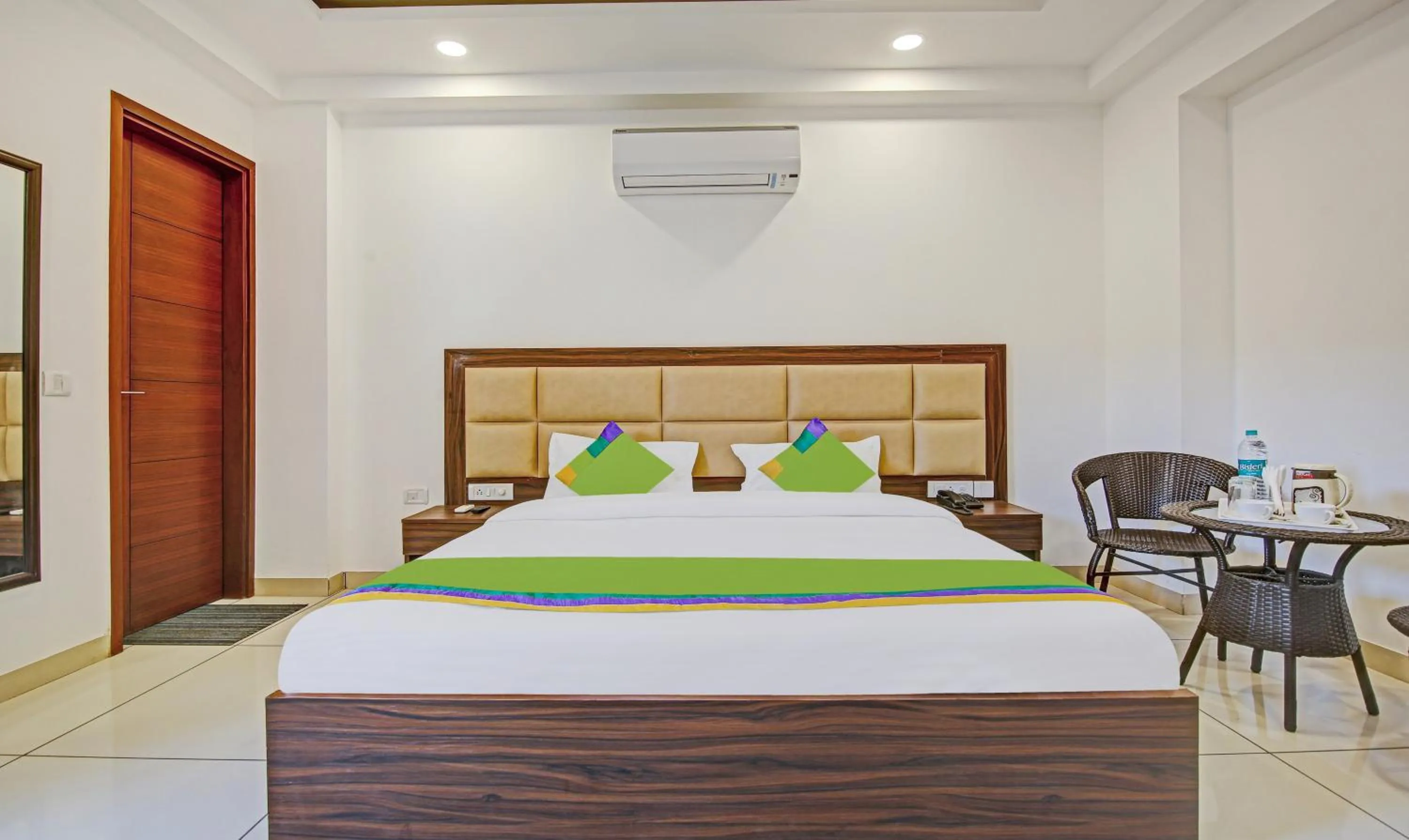 Bedroom, Bed in Treebo Aviraj Inn