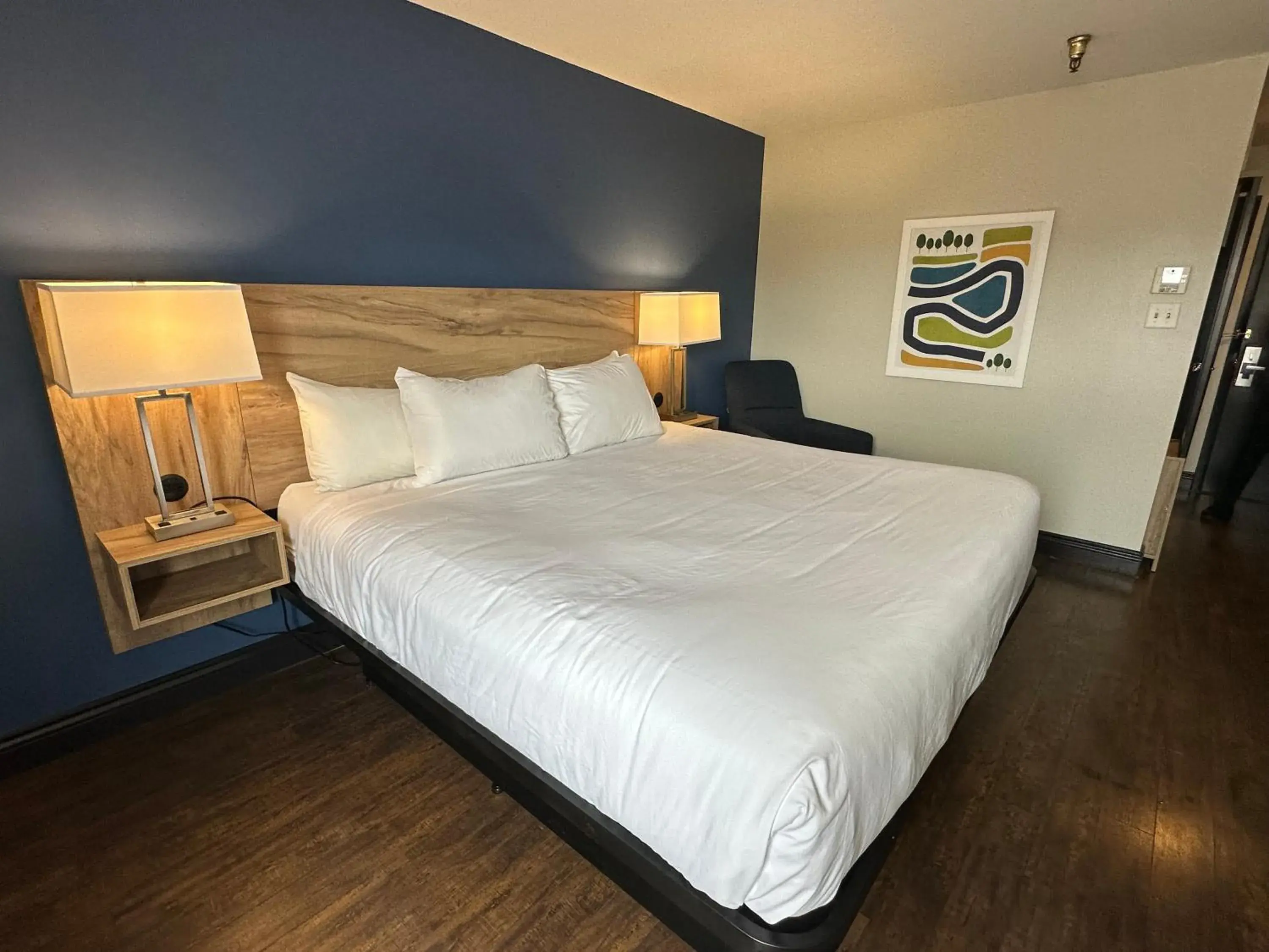 King Room - Non Smoking in Hearthstone Inn Sydney King Room - Non Smoking in Hearthstone Inn Sydney