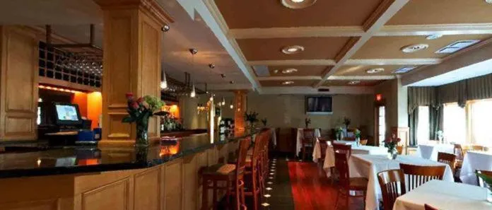 Restaurant/places to eat in Guest House at Norwalk Inn