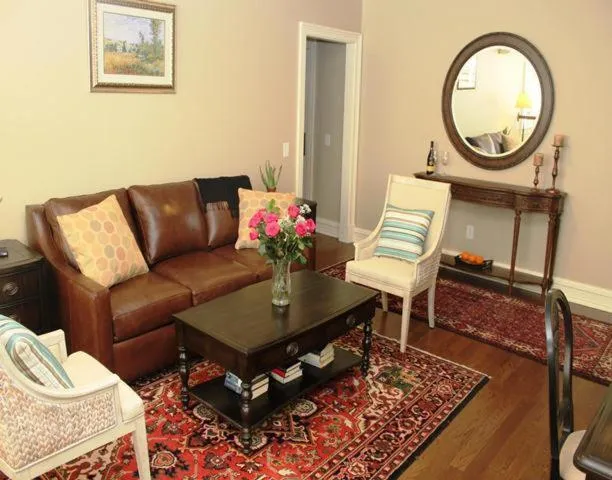 Living room in Guest House at Norwalk Inn