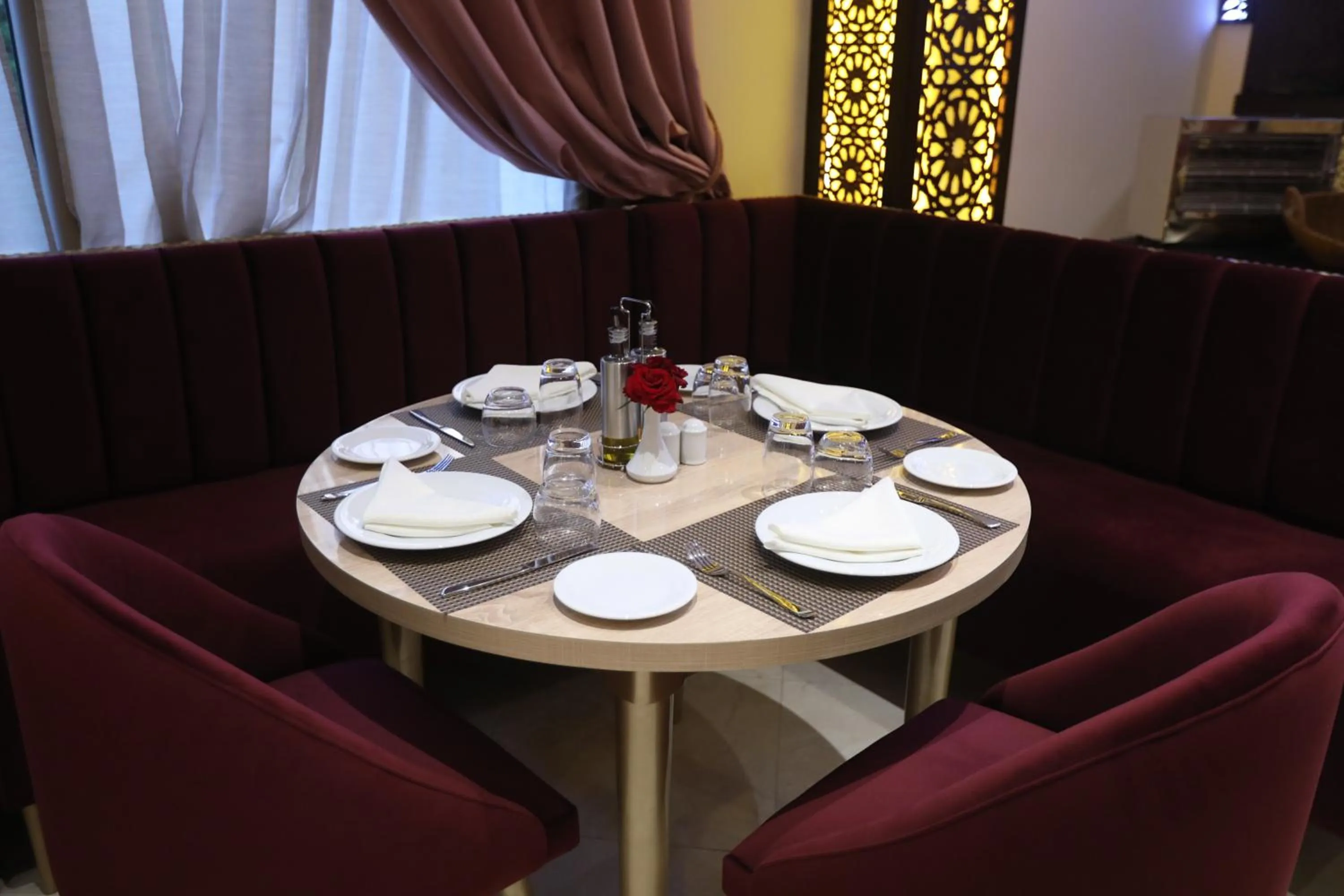 Restaurant/places to eat in Z Hotel Meknes