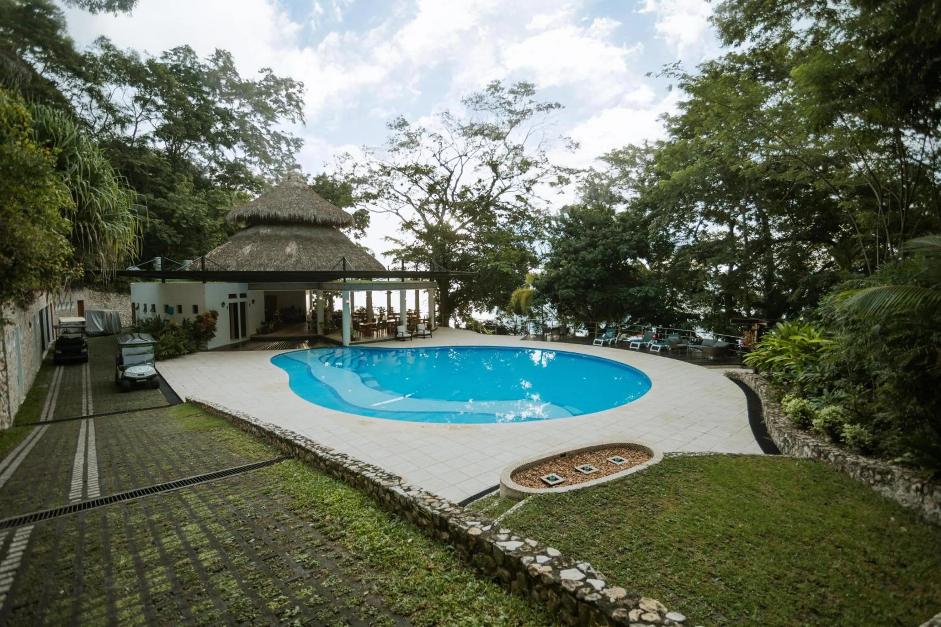 Swimming pool in Bolontiku Boutique Hotel & Spa