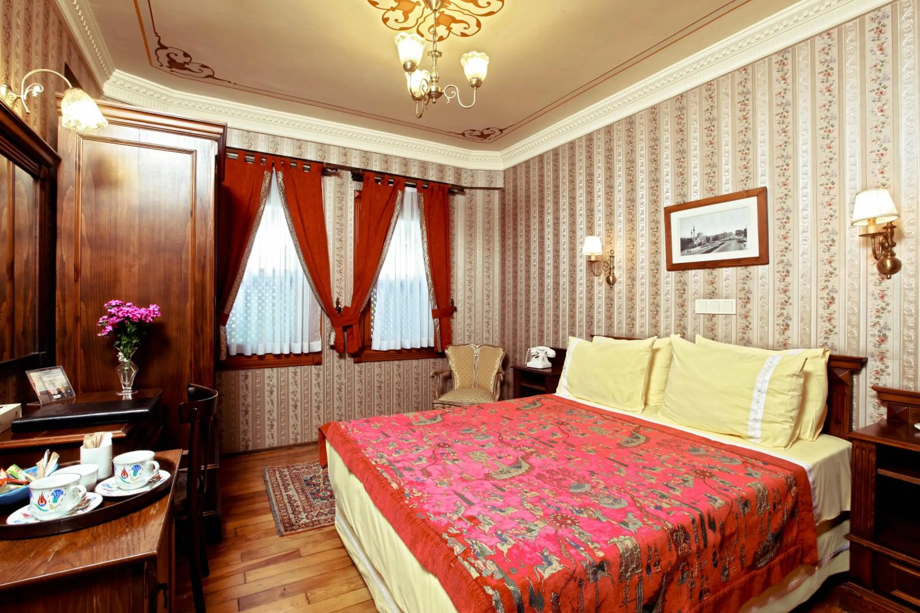 Photo of the whole room, Bed in Dersaadet Hotel Istanbul