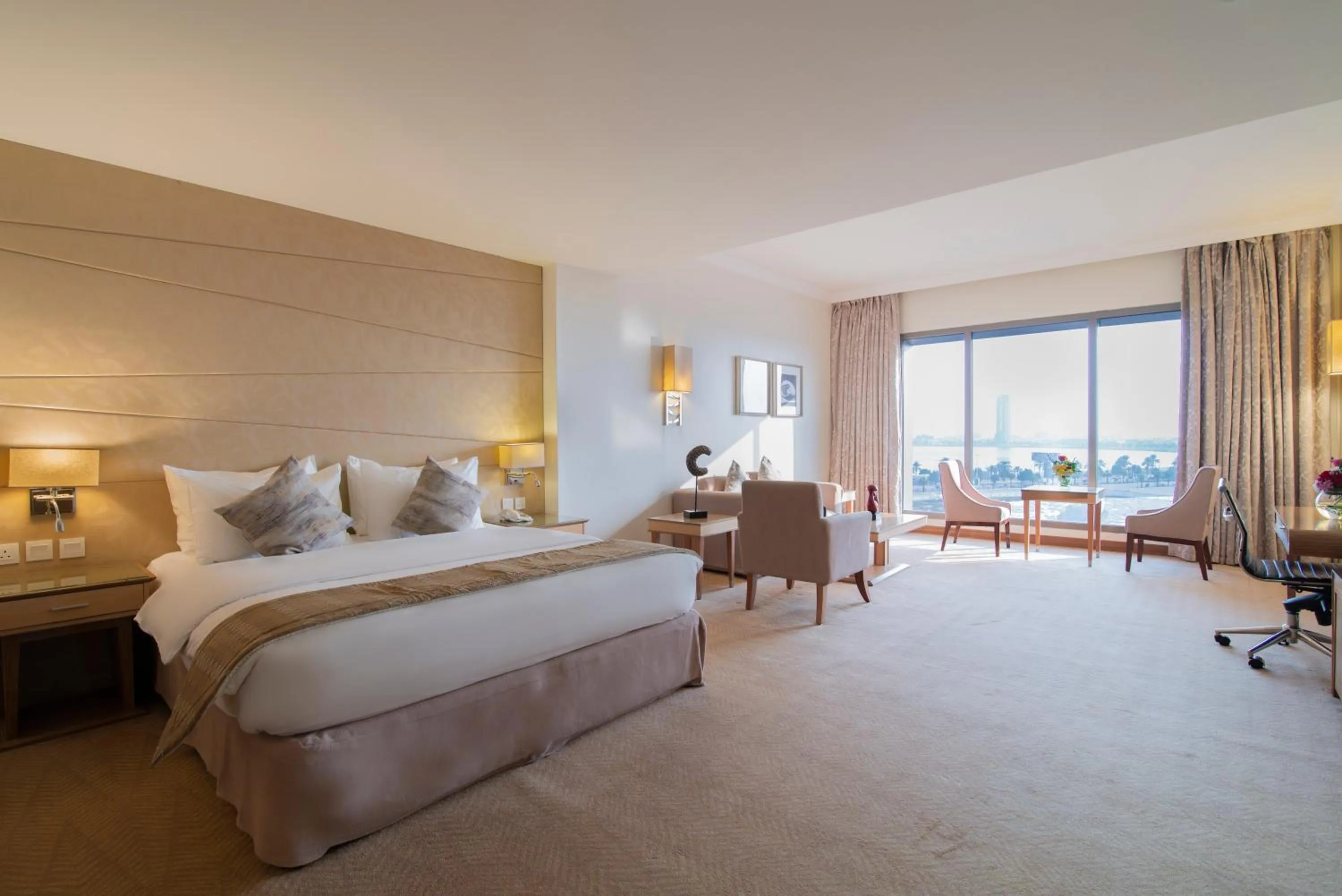 Bed in Golden Tulip Dammam Corniche Hotel