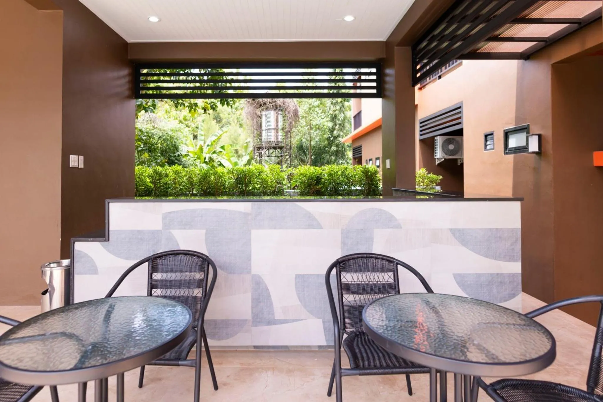 Lounge or bar in Thip Thip Hotel