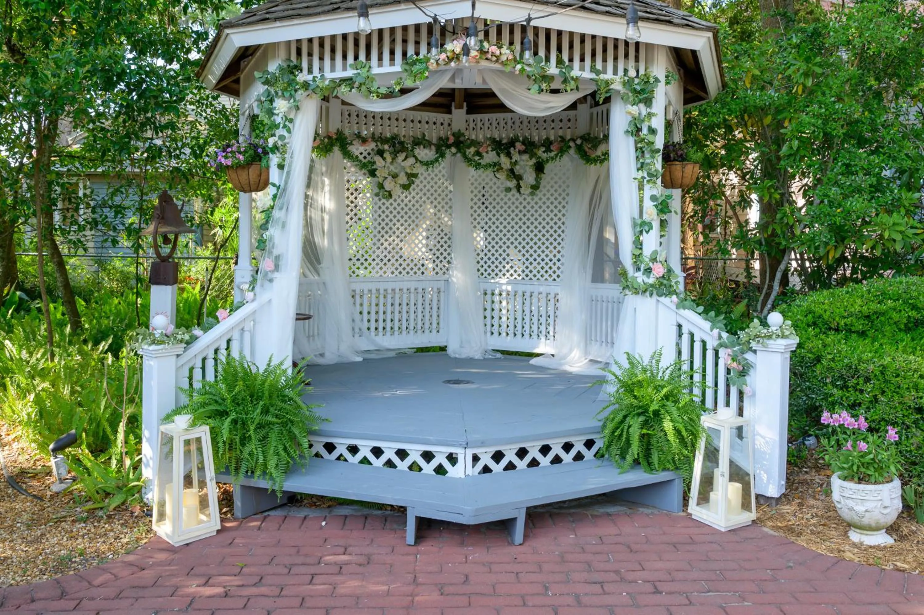 Garden in Hoyt House Luxury Bed & Breakfast