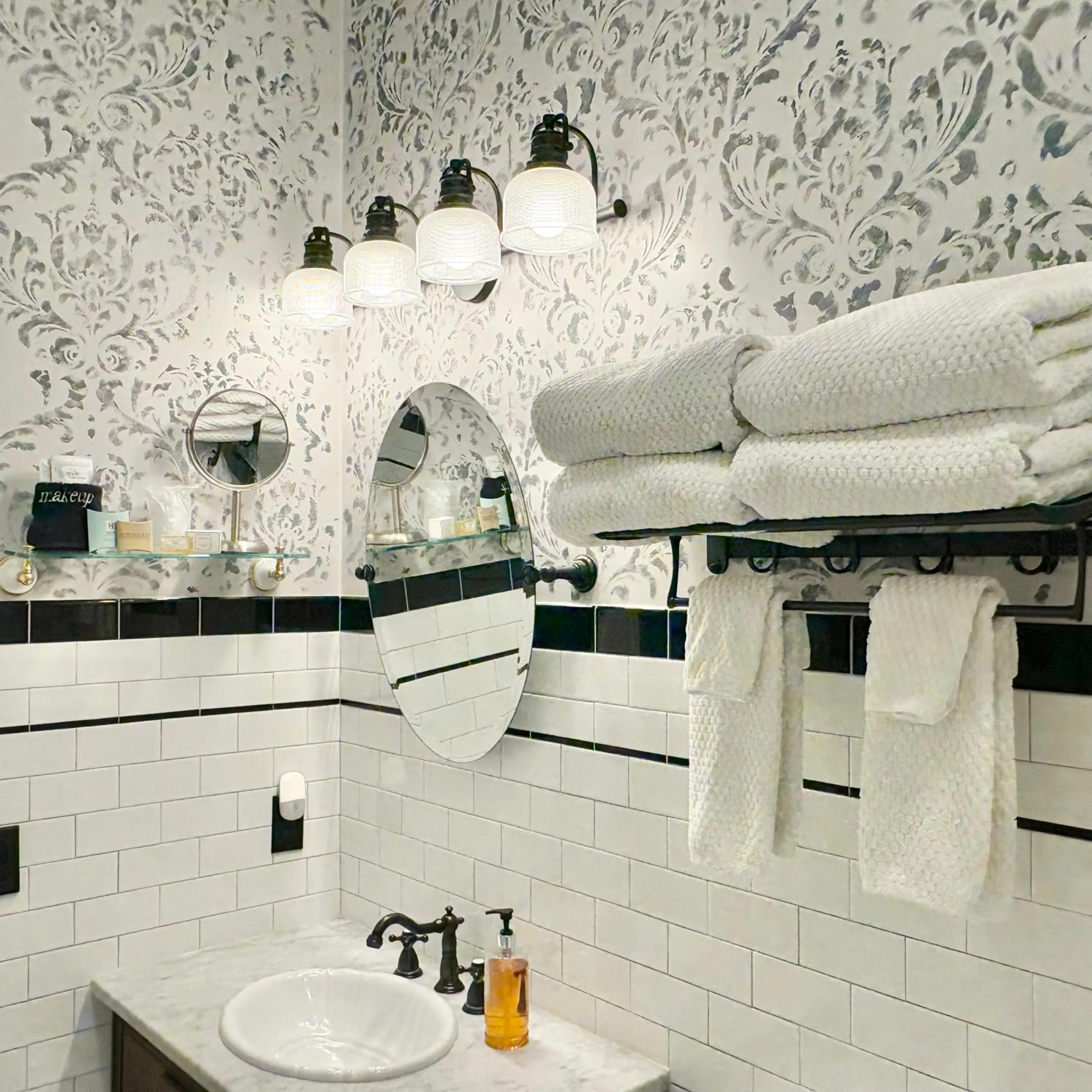 Bathroom in Hoyt House Luxury Bed & Breakfast