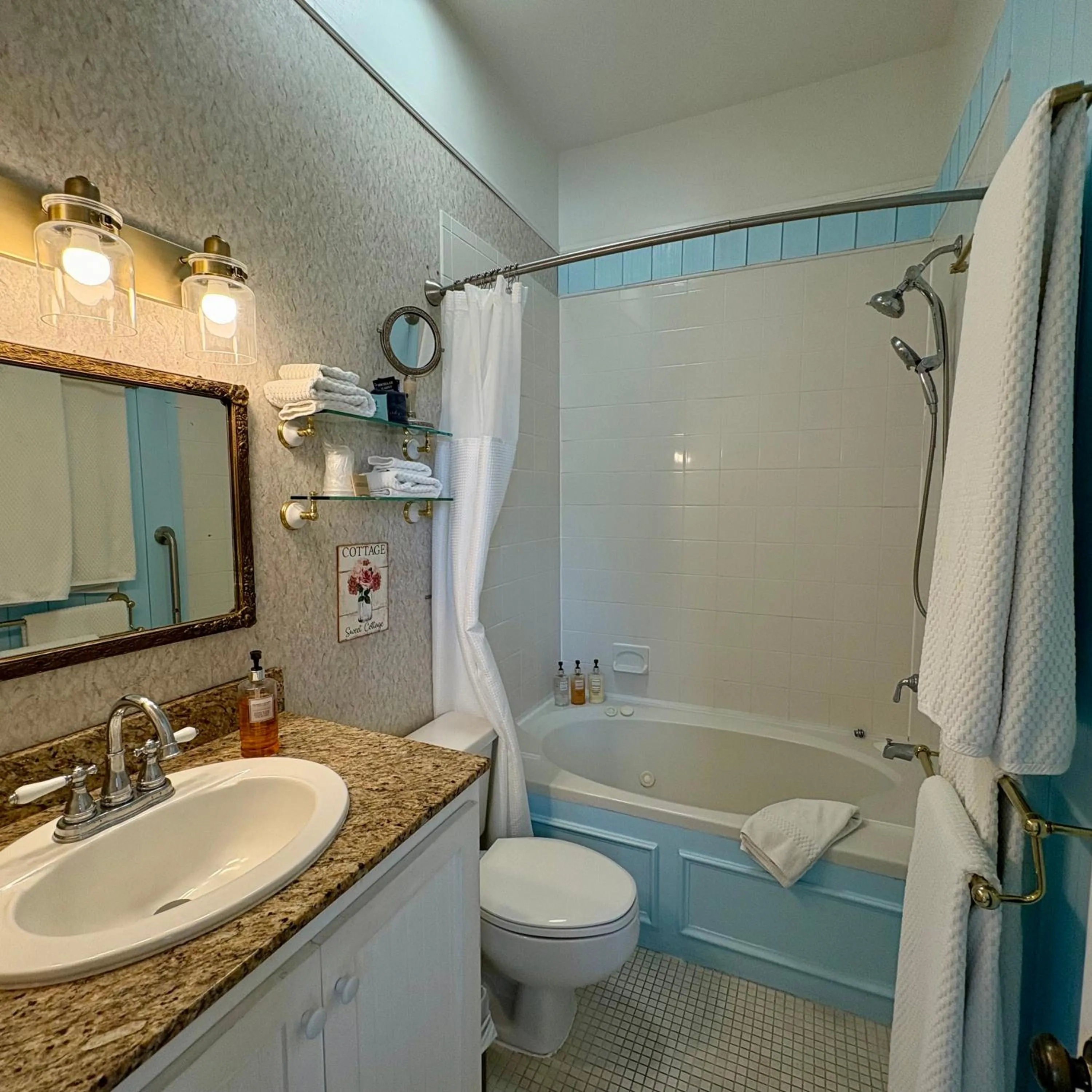 Bathroom in Hoyt House Luxury Bed & Breakfast