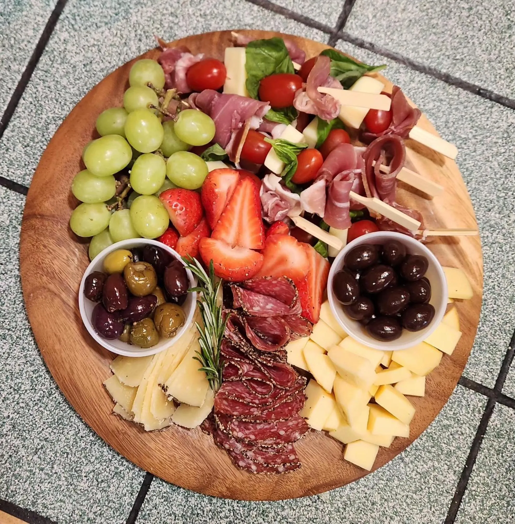 room service in Hoyt House Luxury Bed & Breakfast