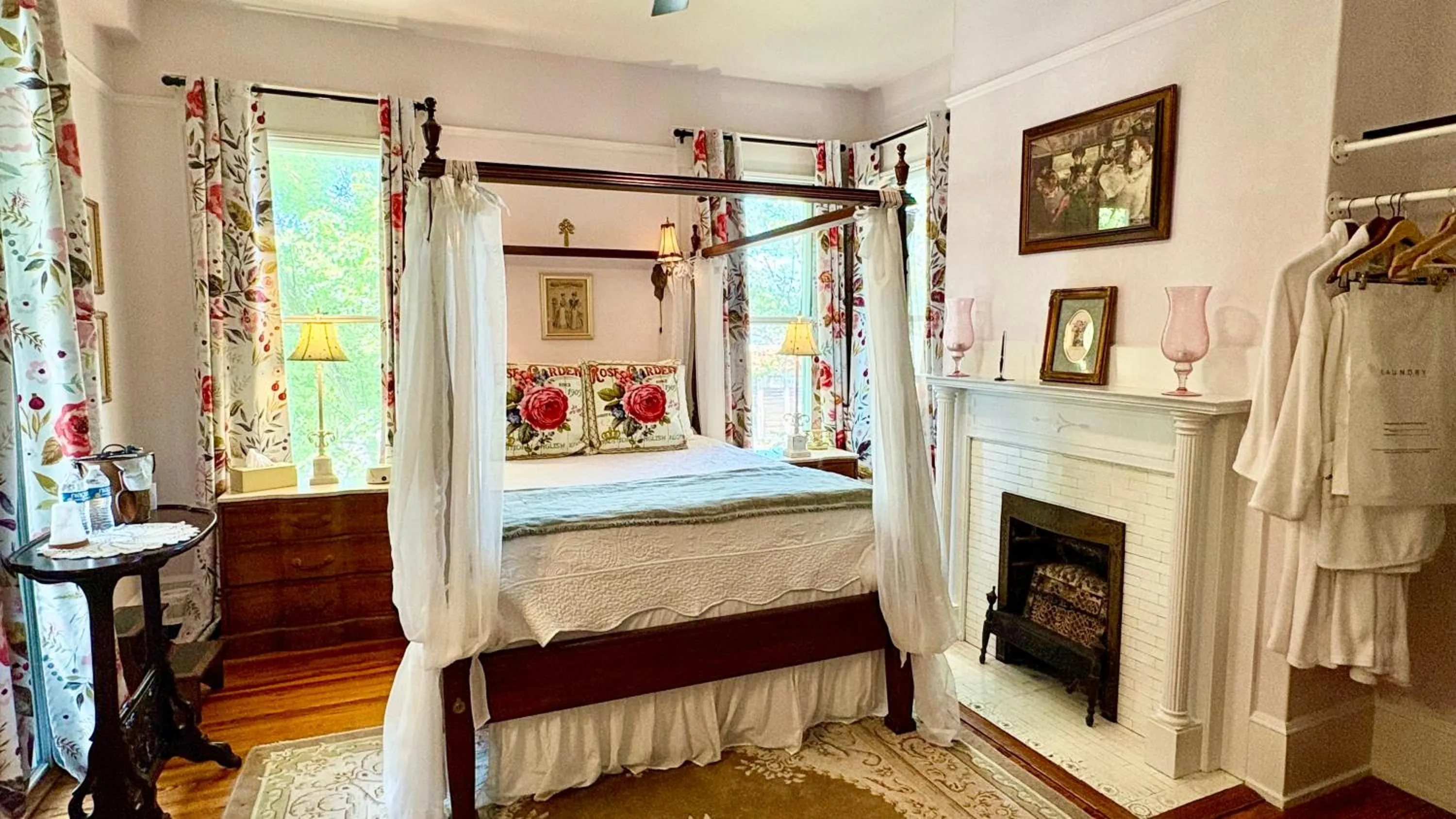 fireplace, Bed in Hoyt House Luxury Bed & Breakfast
