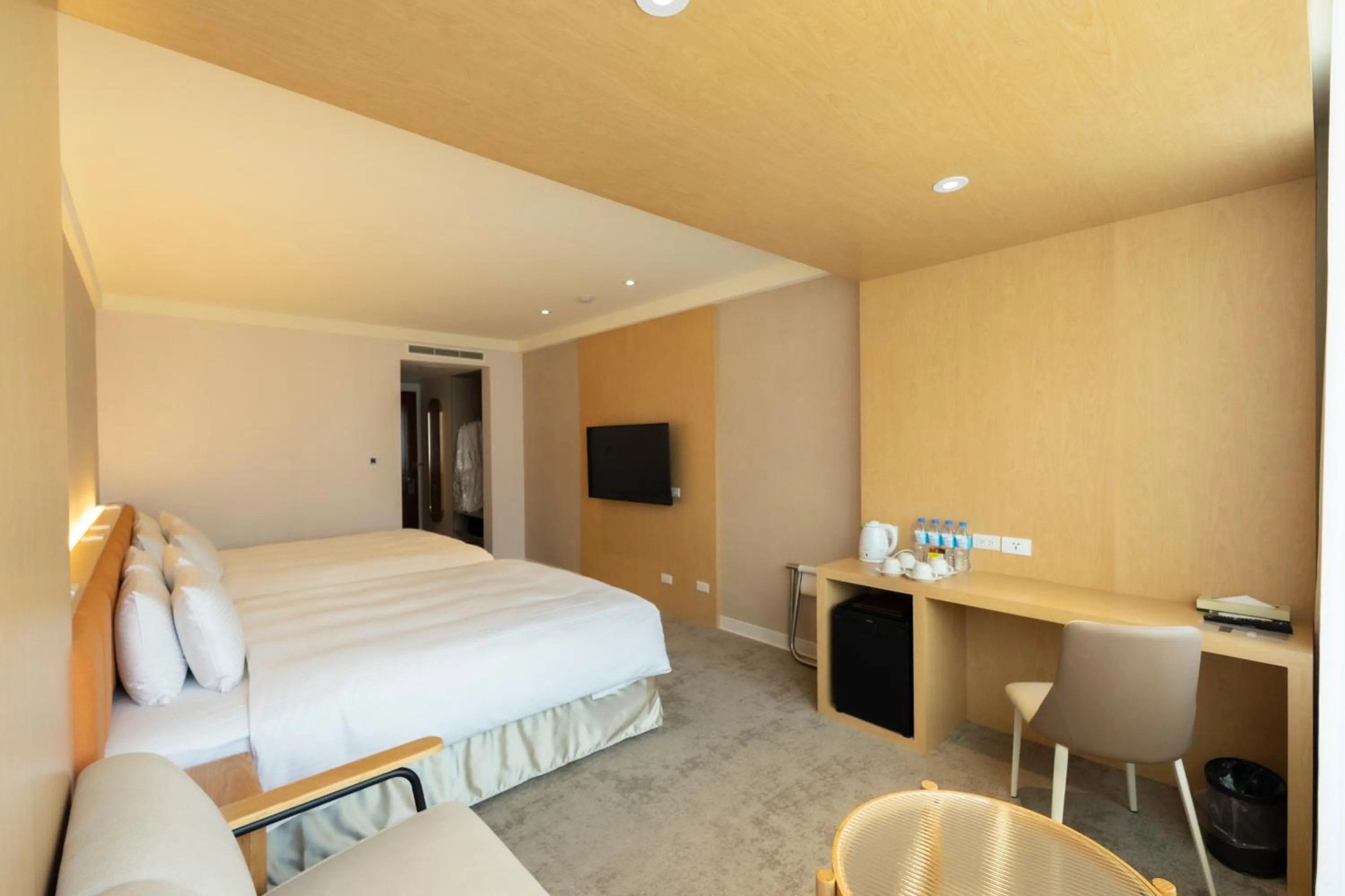 Photo of the whole room, Bed in Hotel Tainan