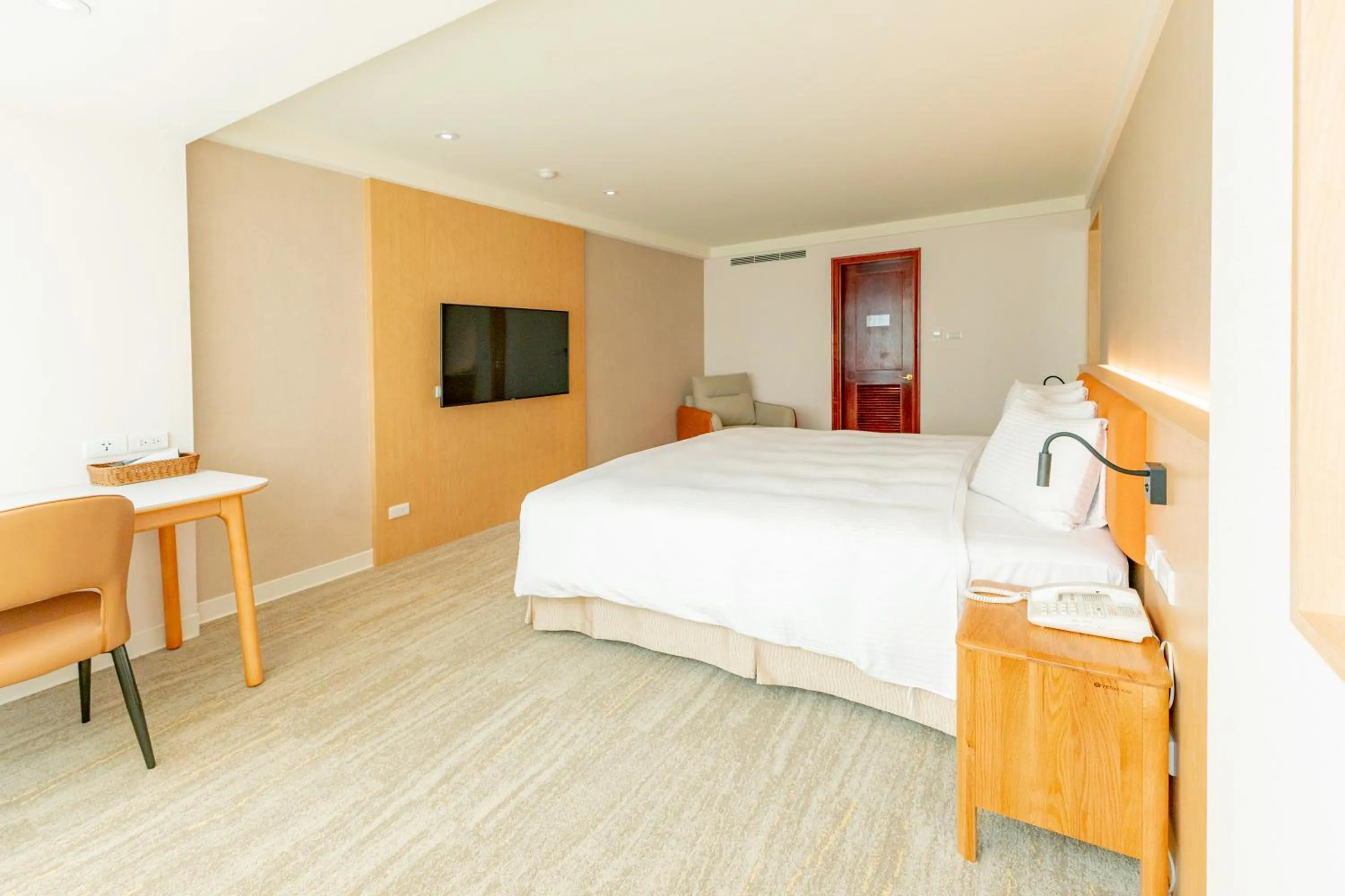 Photo of the whole room, Bed in Hotel Tainan