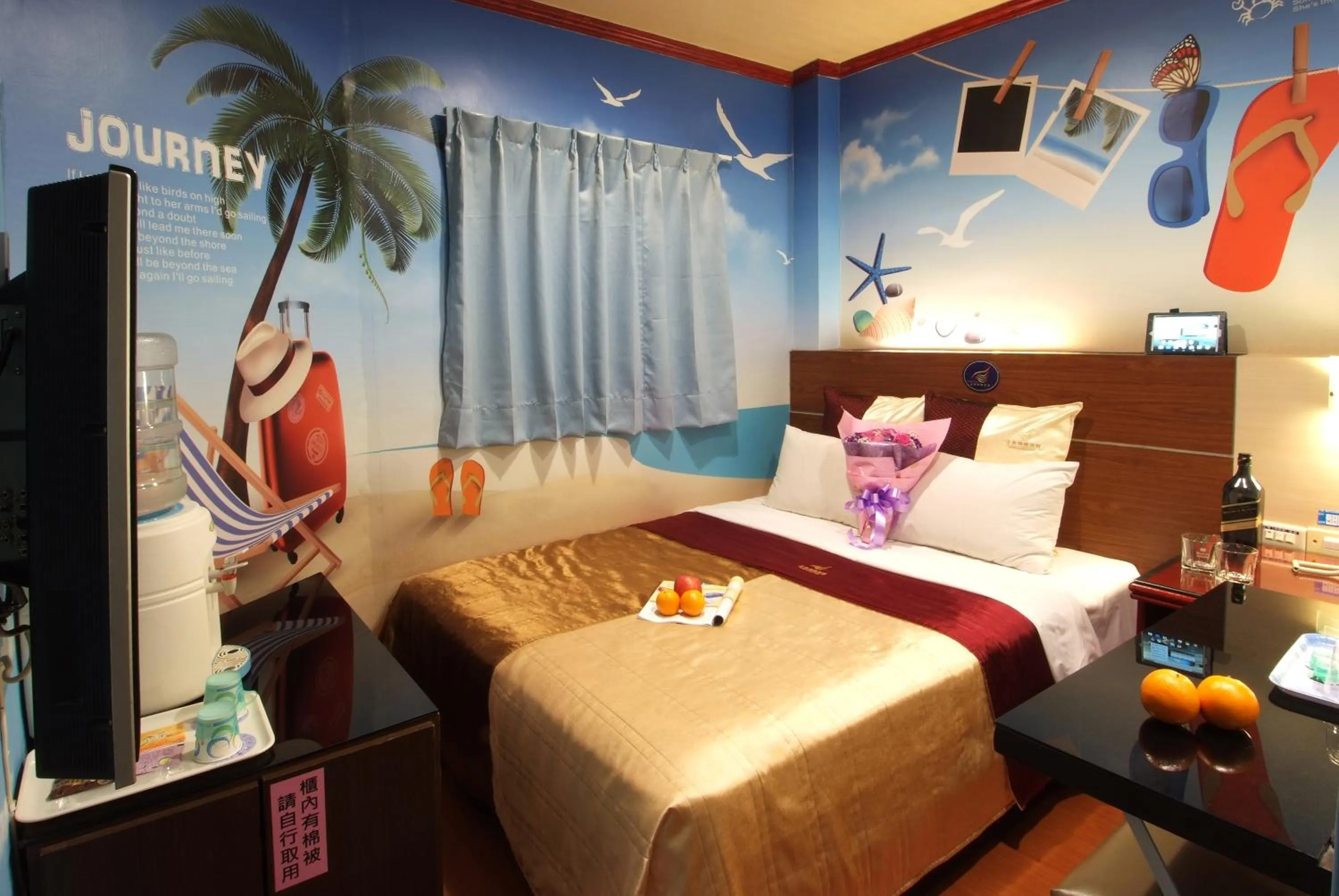 Bed in Golden Swallow Hotel