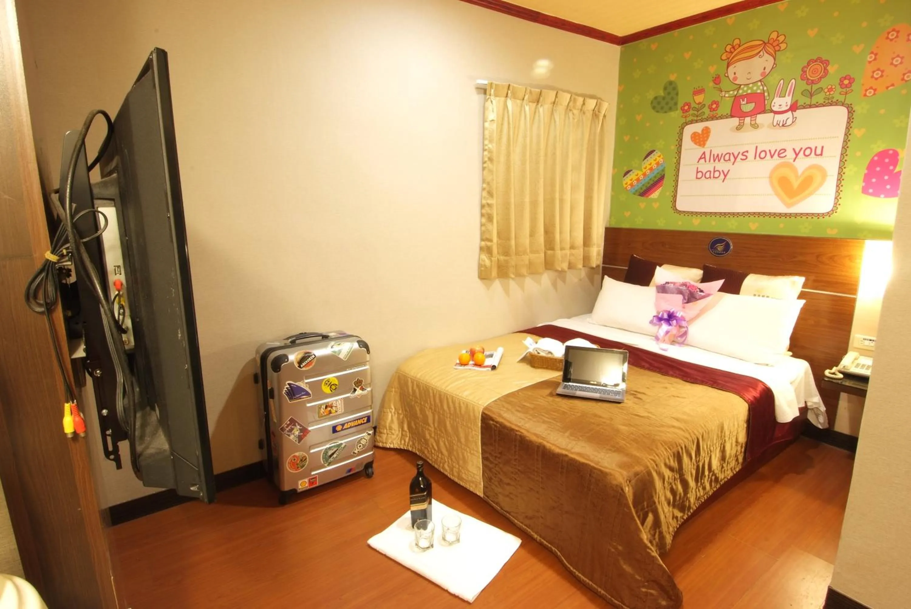 Bed in Golden Swallow Hotel