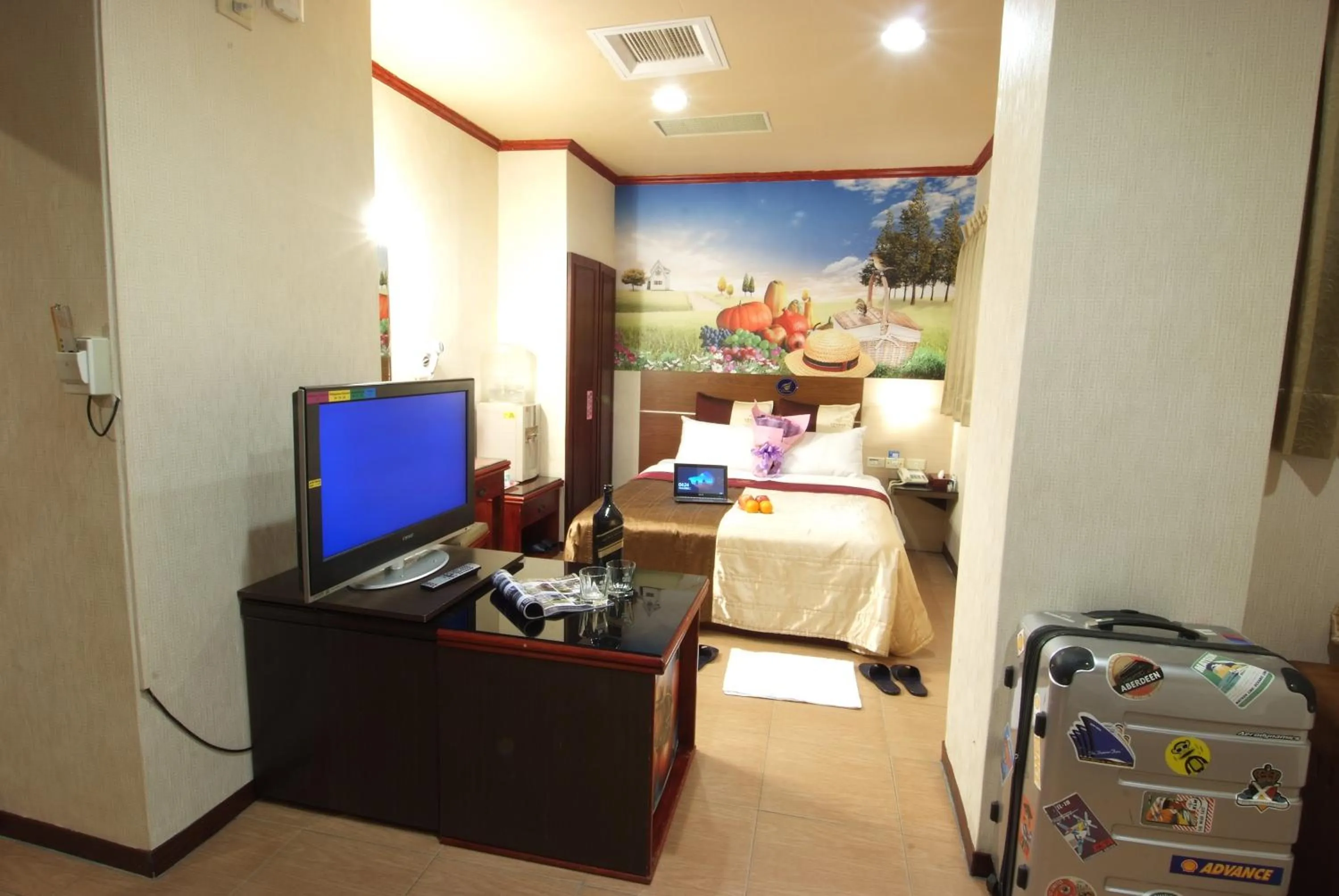 Bed in Golden Swallow Hotel