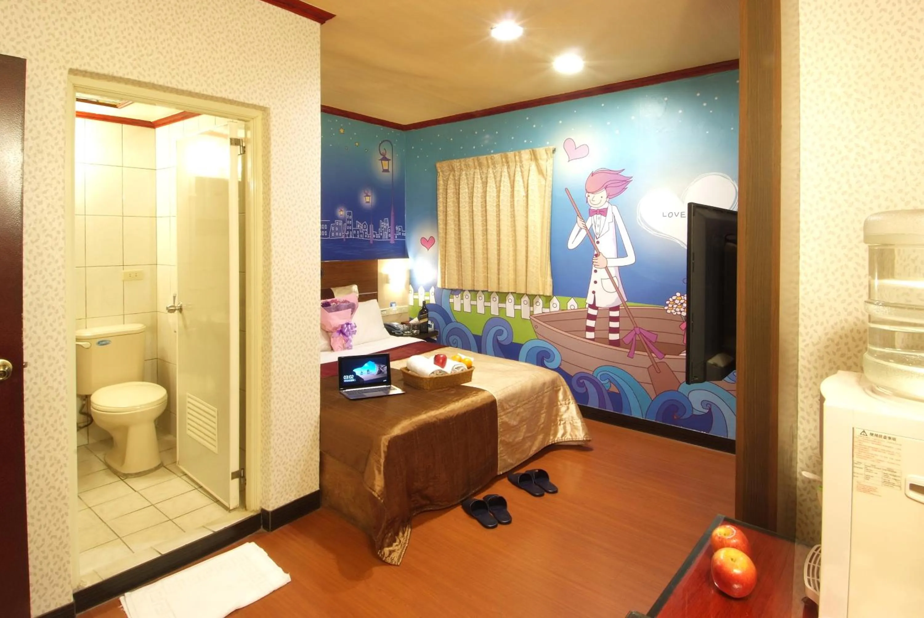 Golden Swallow Hotel