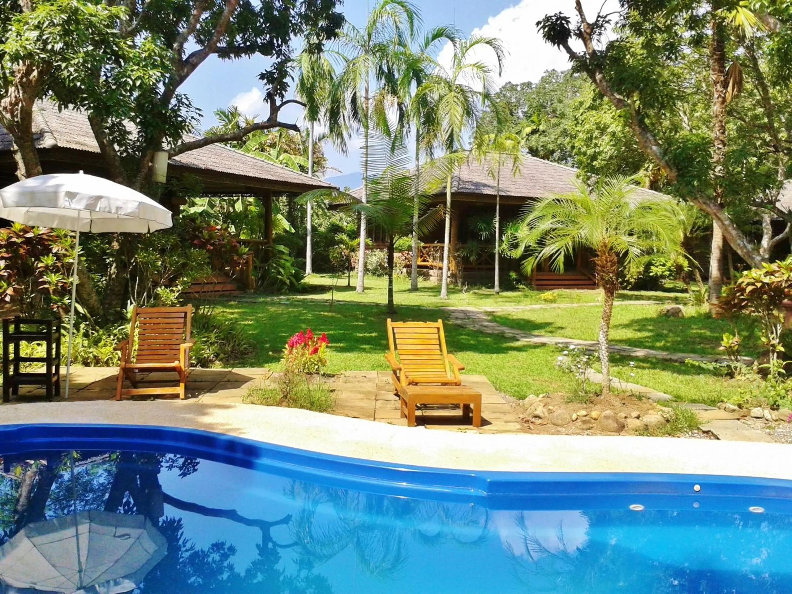 Swimming pool in Huan Chiang Dao Resort