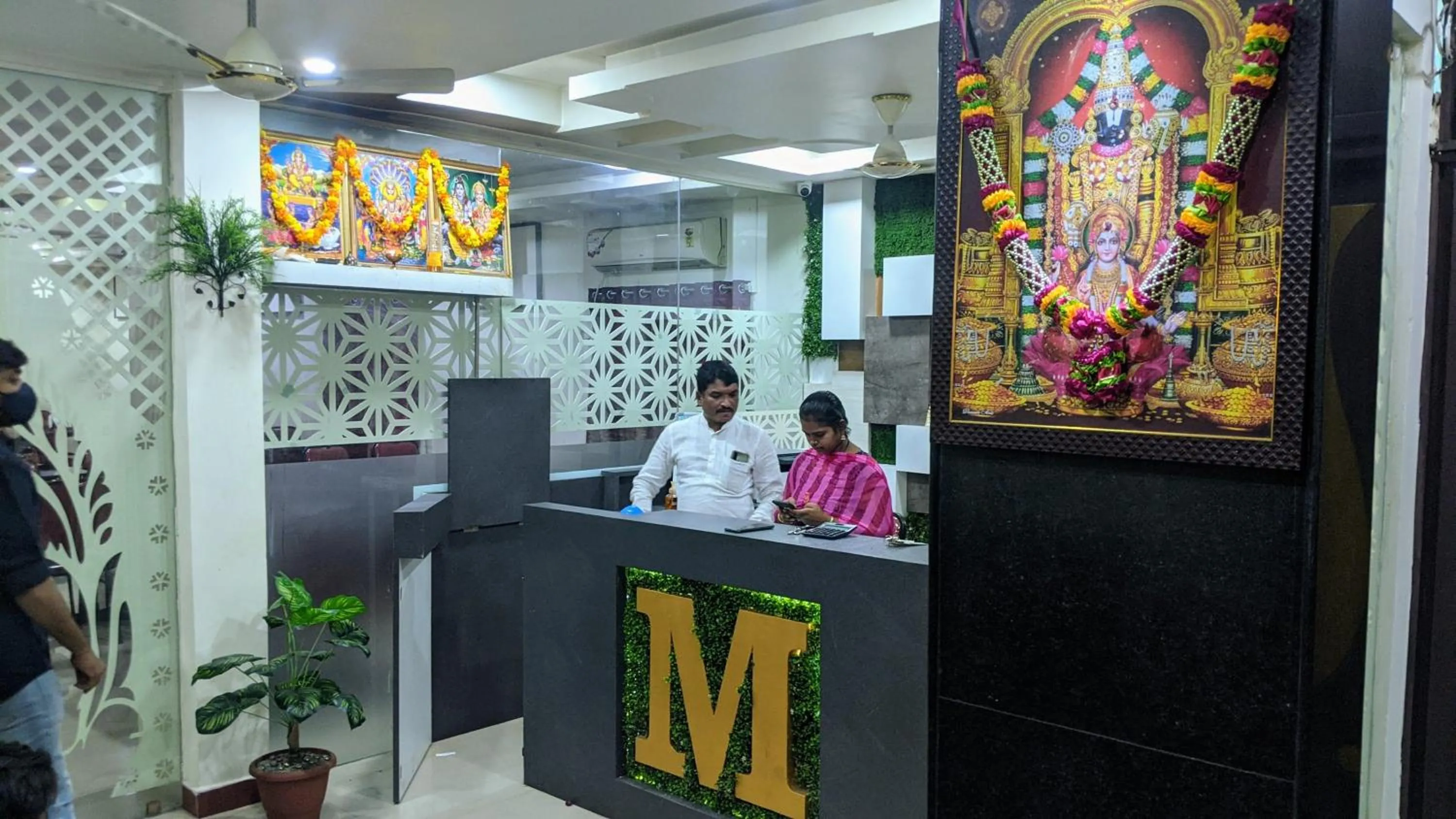 Lobby or reception in Hotel Menaka