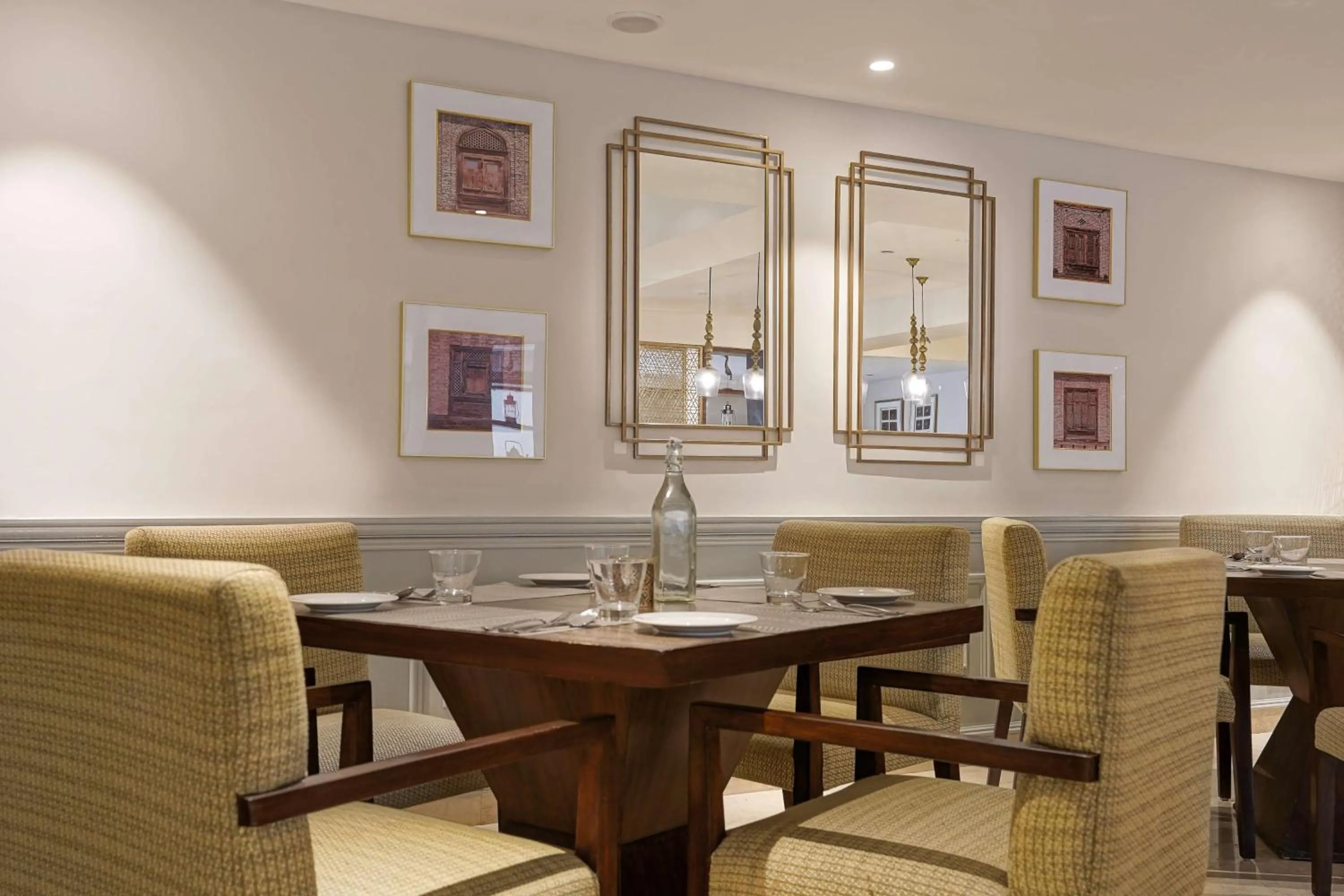 Restaurant/places to eat in Radisson Golf Resort Pahalgam