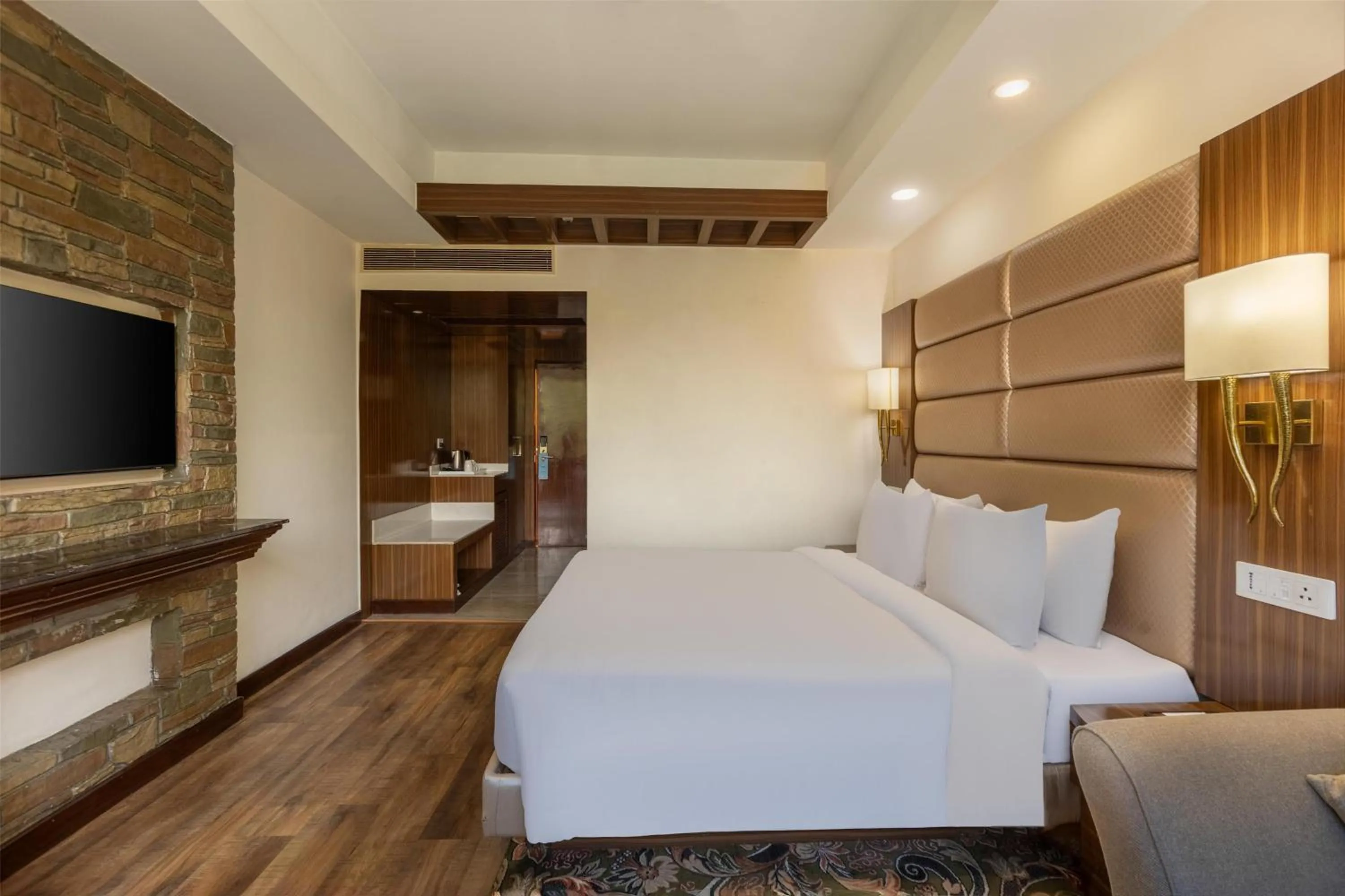 Photo of the whole room, Bed in Radisson Srinagar