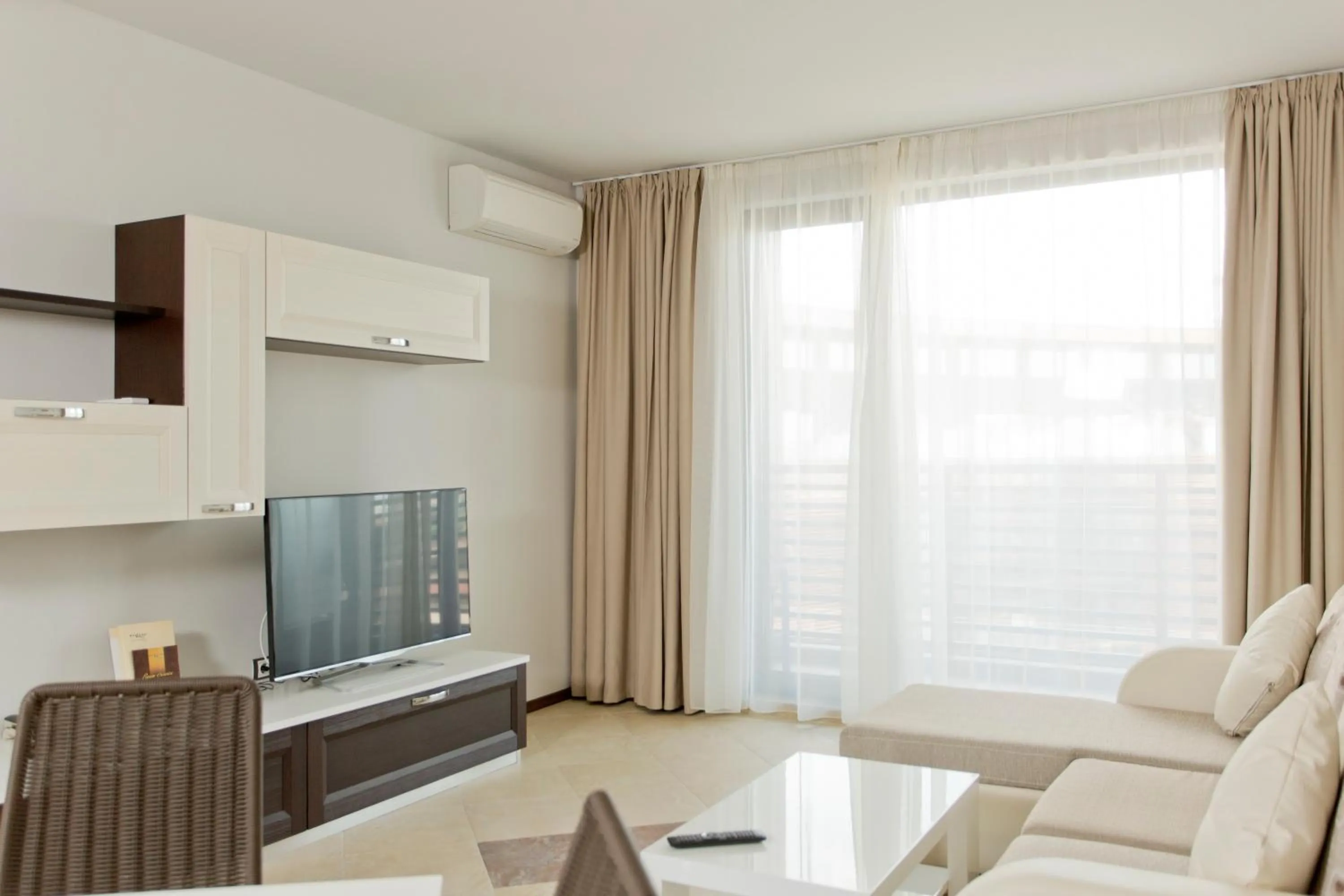 TV and multimedia in Galeon Residence & SPA