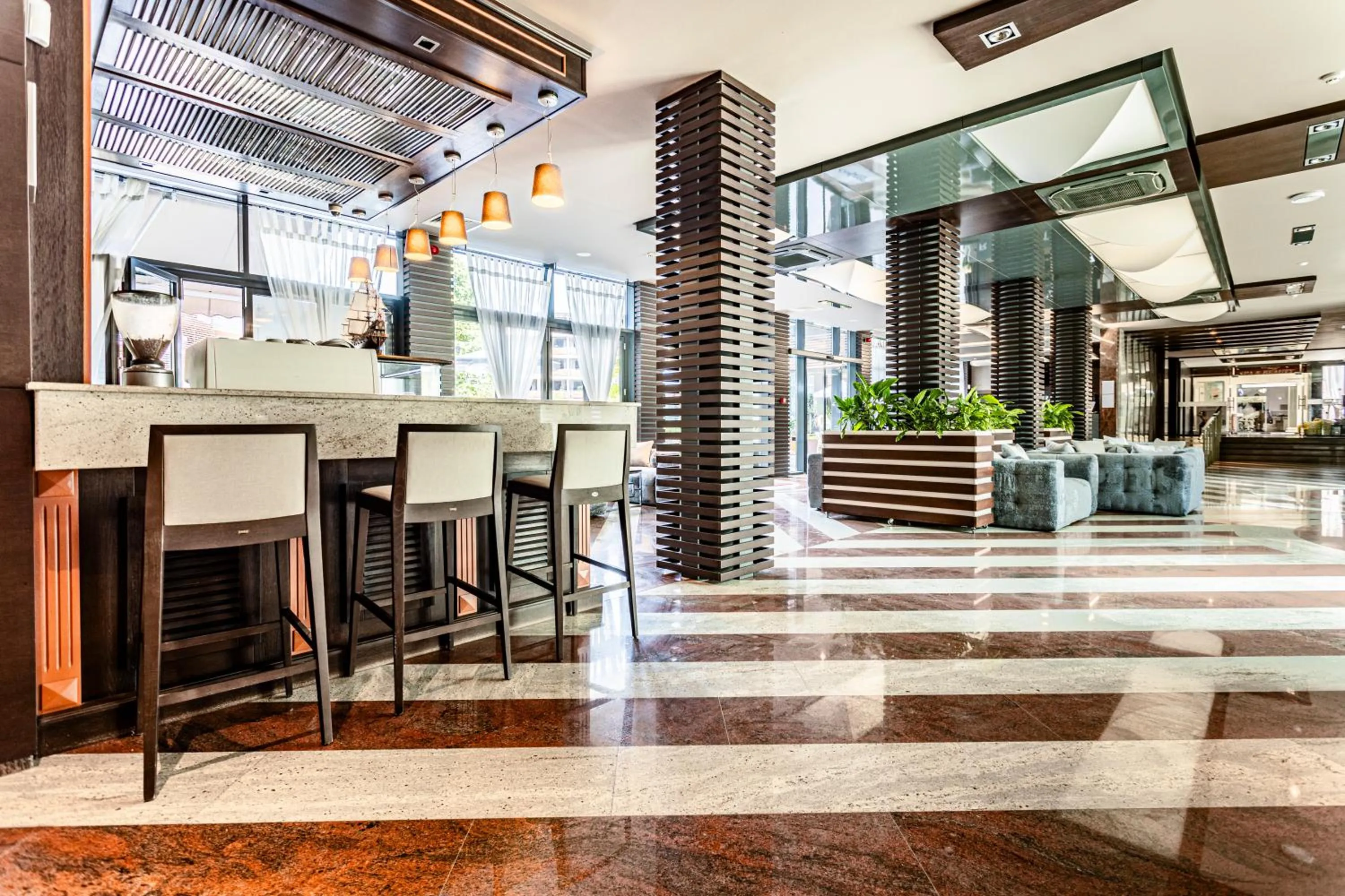 Lobby or reception in Galeon Residence & SPA