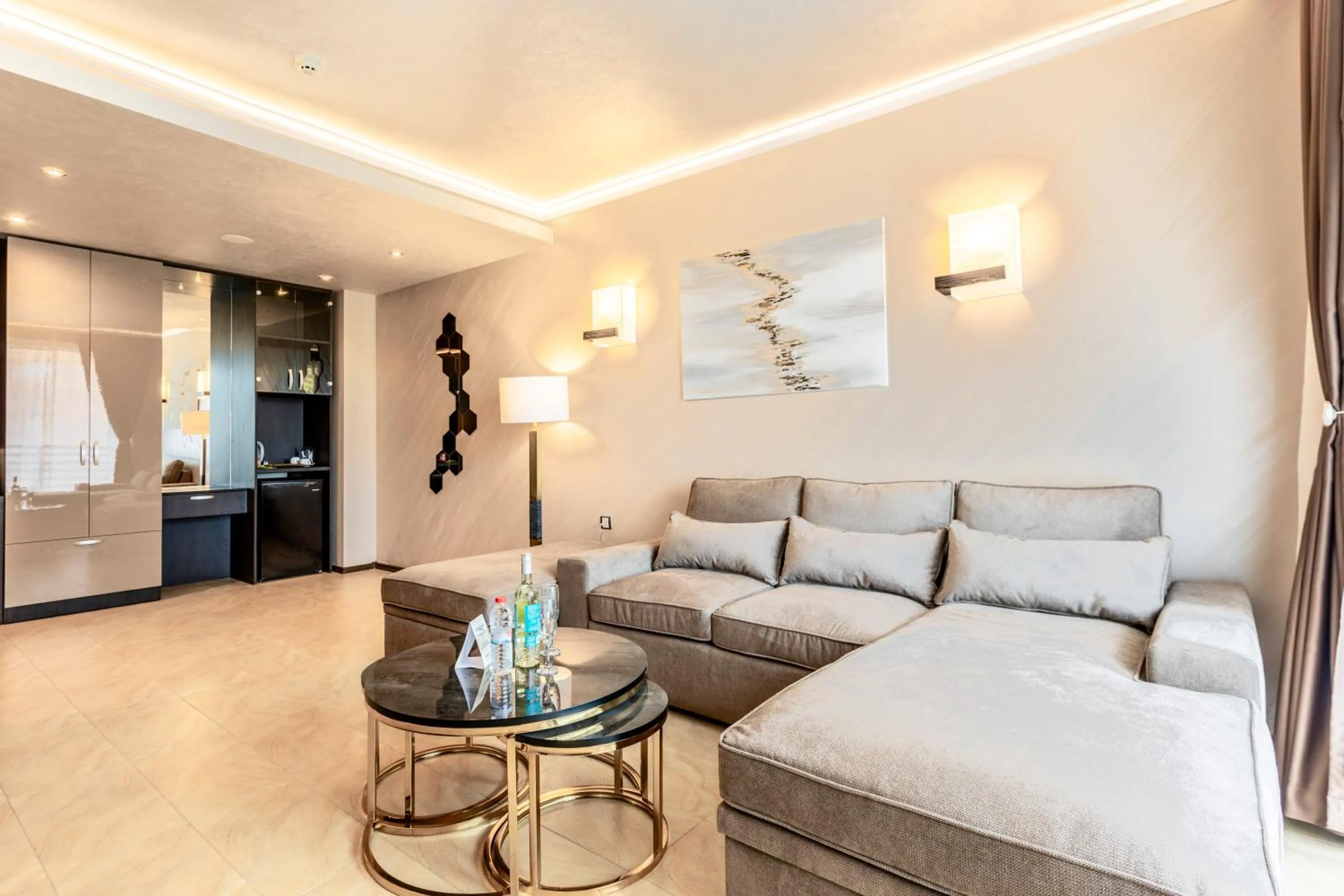 Coffee/tea facilities in Galeon Residence & SPA