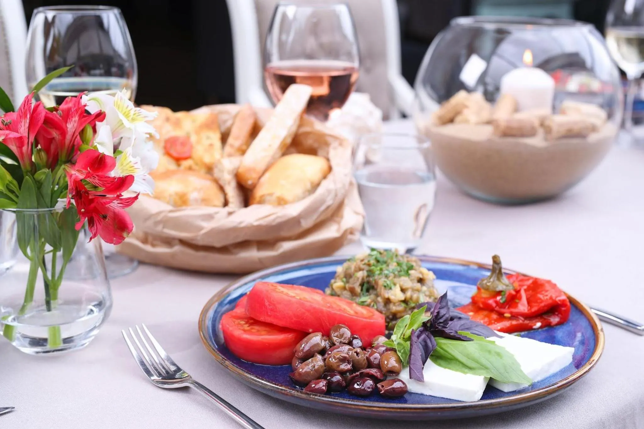 Restaurant/places to eat in Galeon Residence & SPA