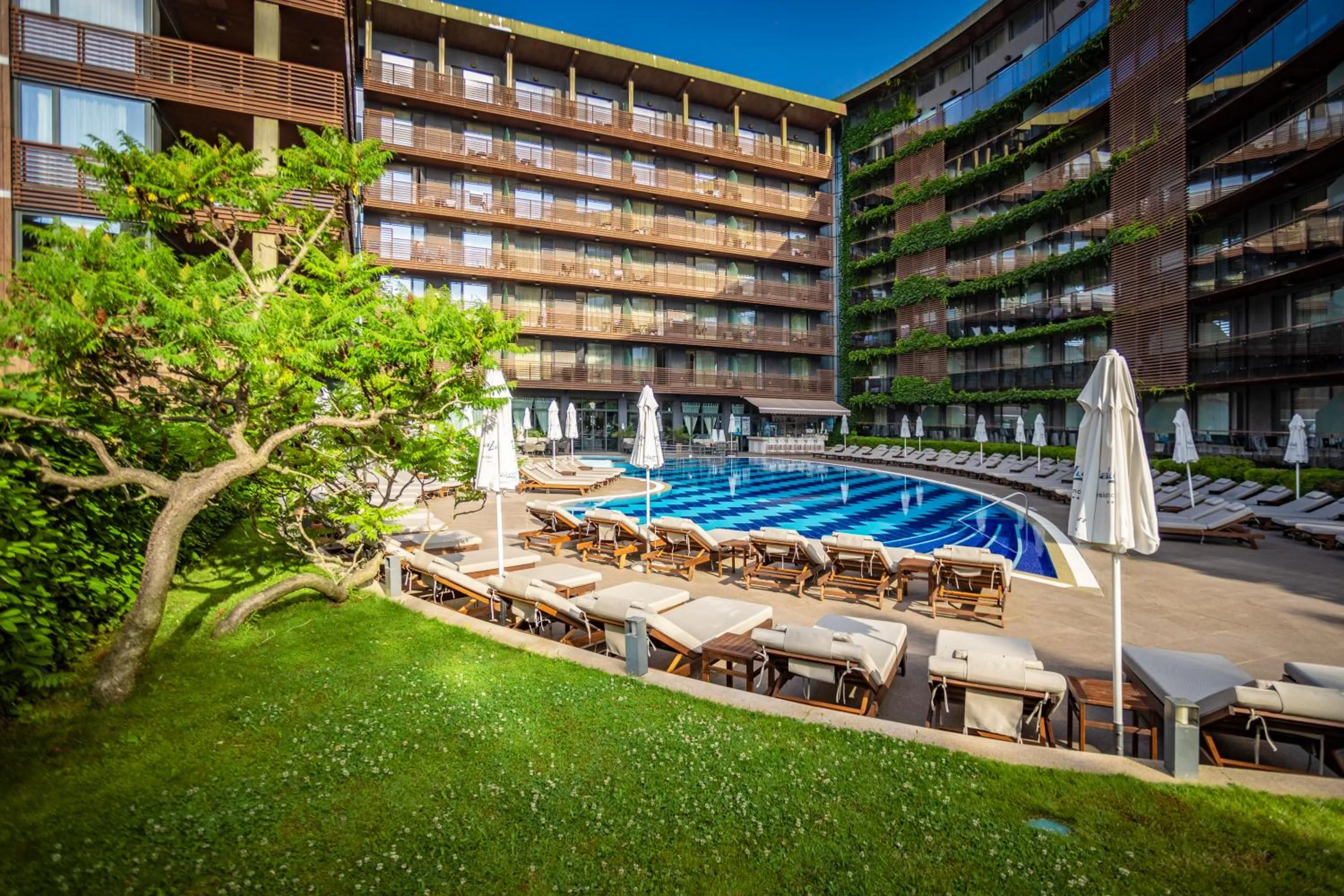 Swimming pool in Galeon Residence & SPA