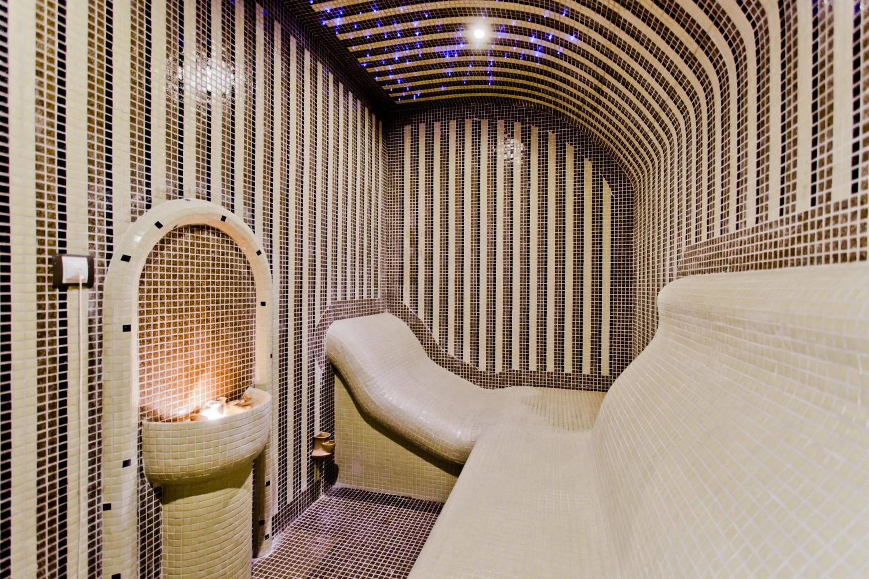 Spa and wellness centre/facilities in Galeon Residence & SPA