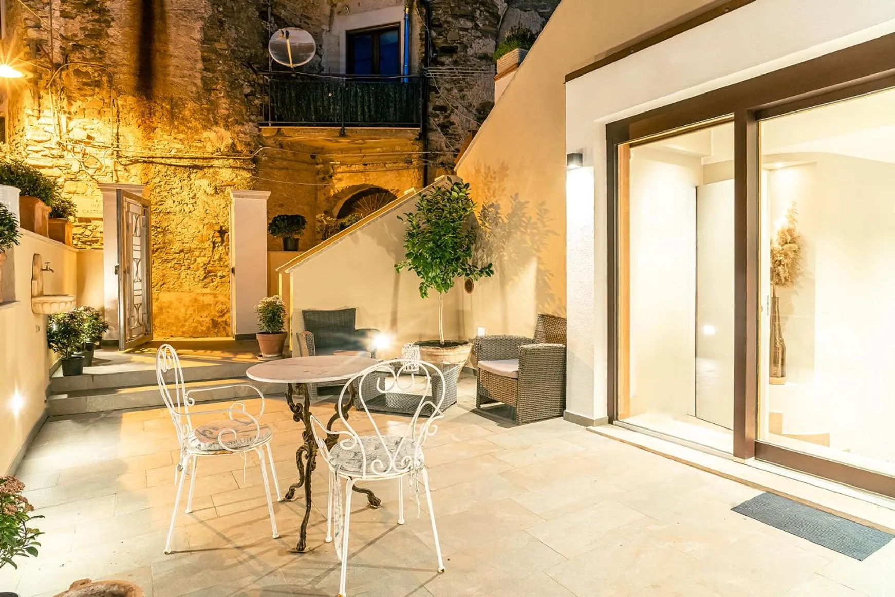 Property building in De Gulia Charme and Relax