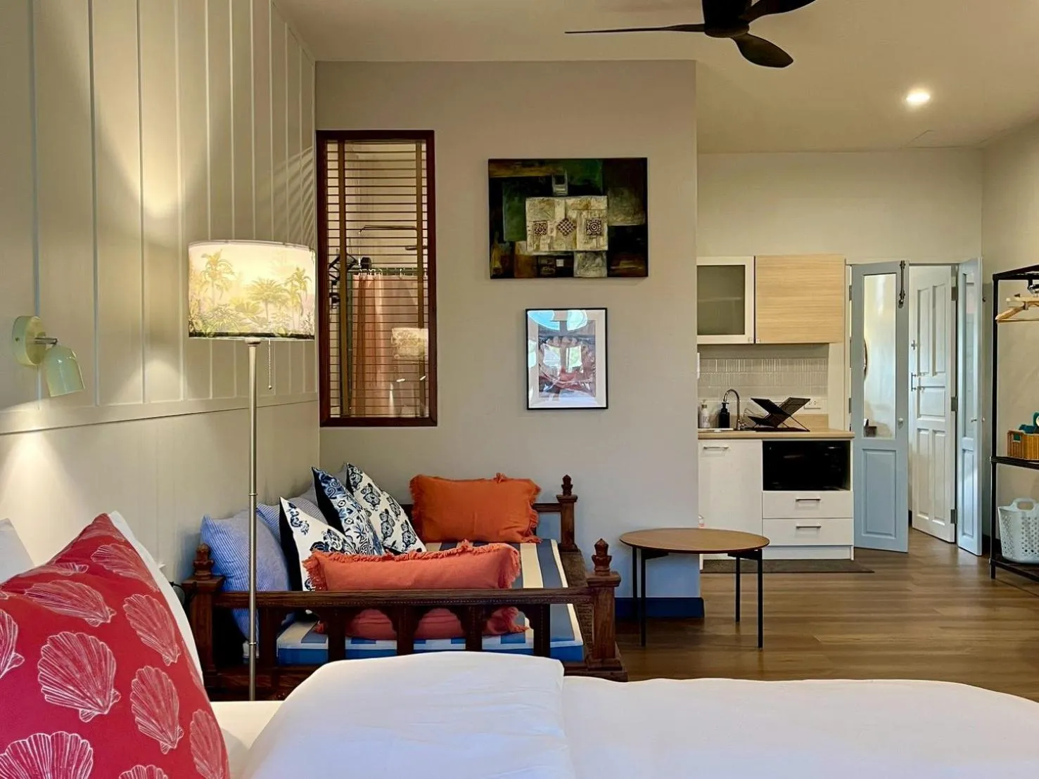 Living room, Bed in Nautical Home & Seashell House B&B