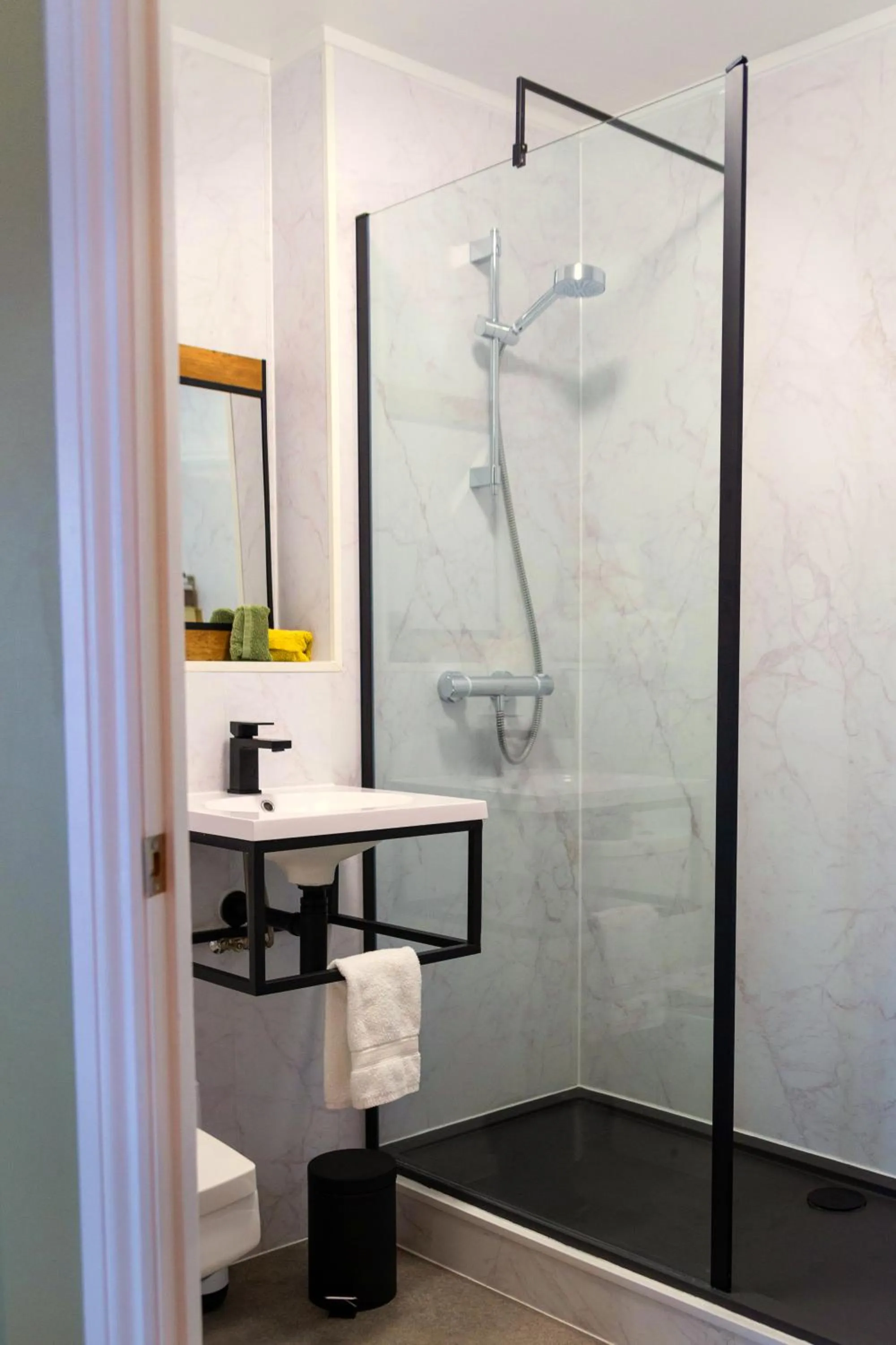 Bathroom in Bojangles Guest House