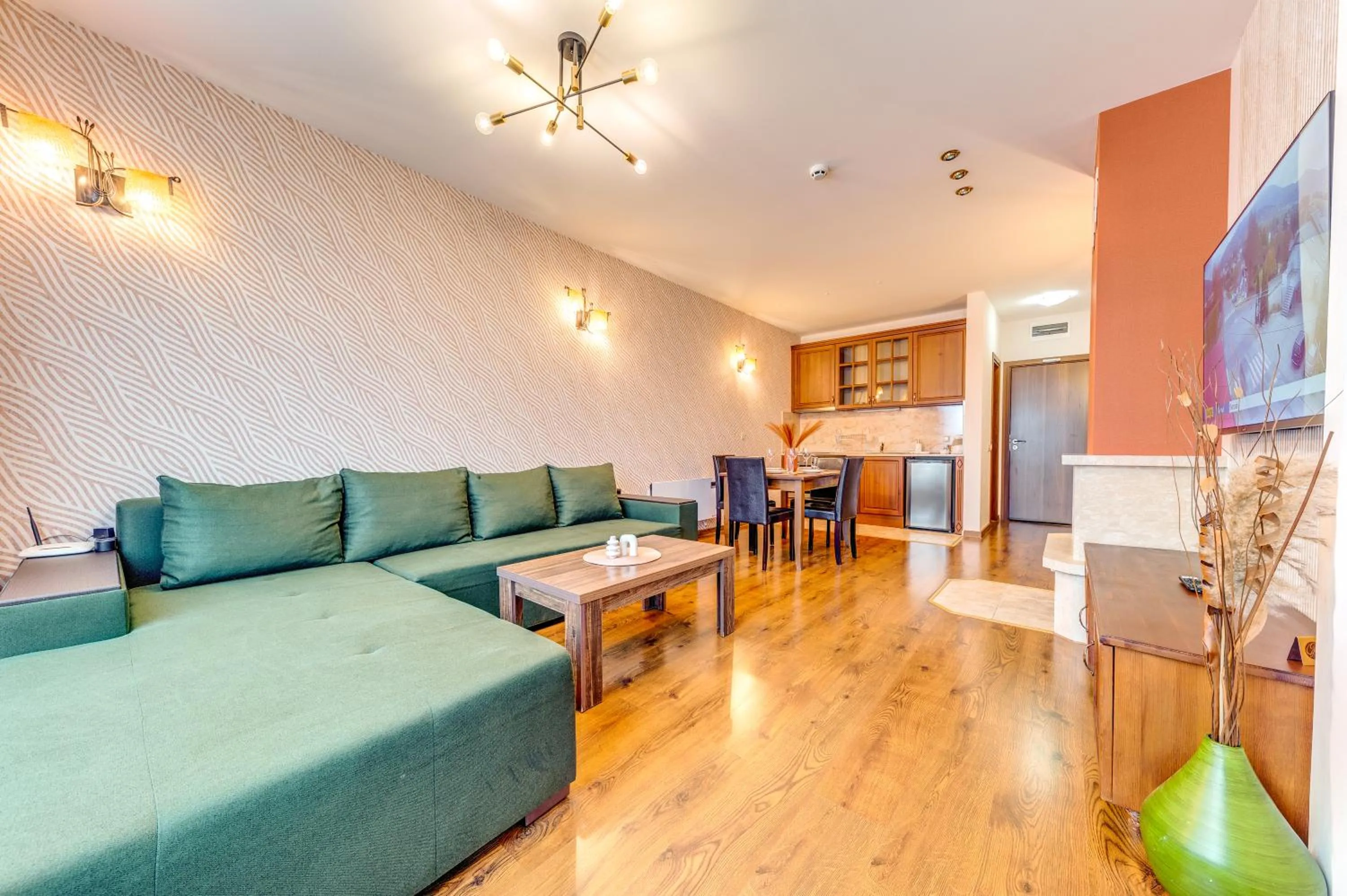 TV and multimedia in Oak Residence Hotel & Relax