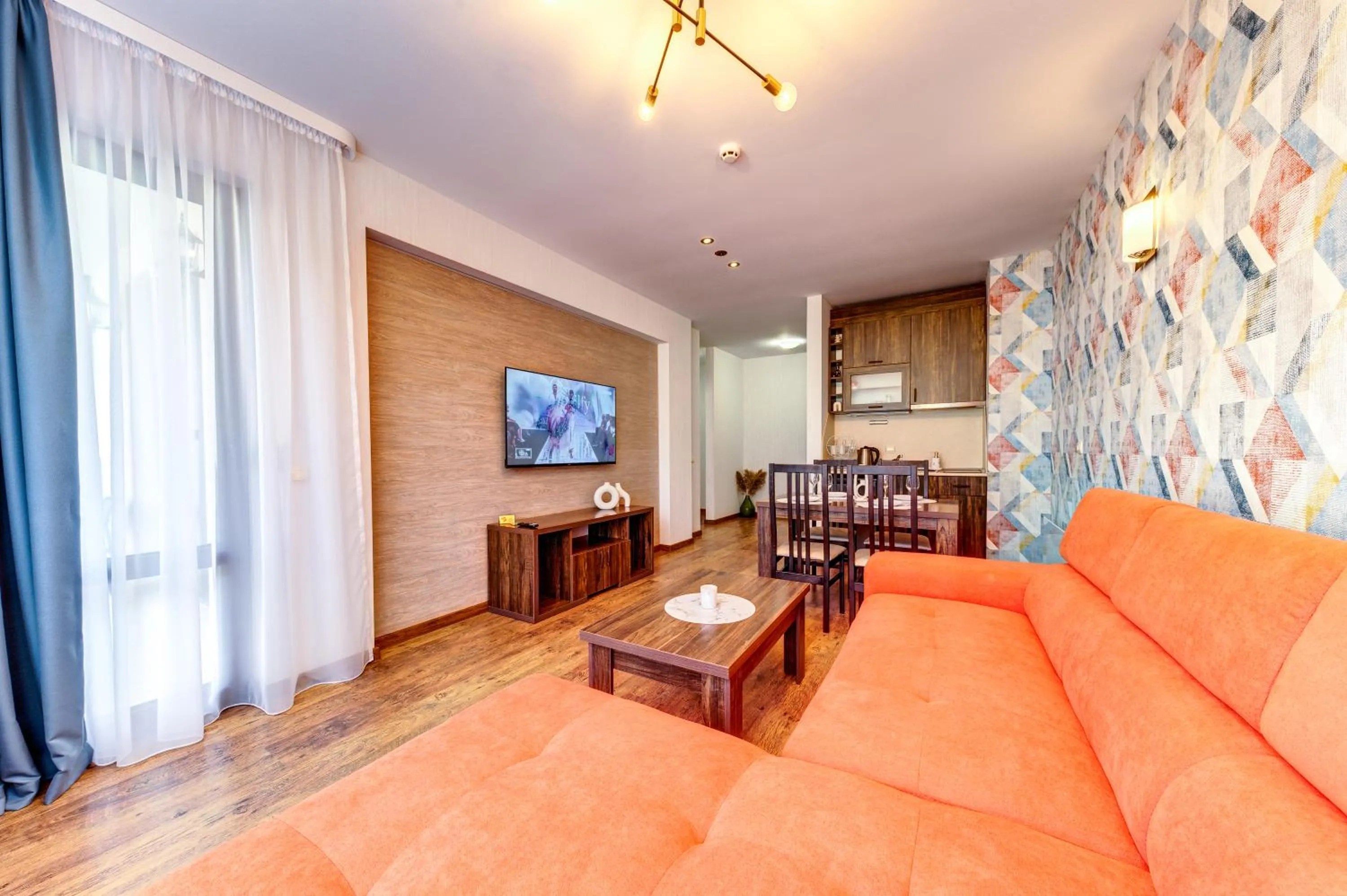 Communal lounge/ TV room in Oak Residence Hotel & Relax