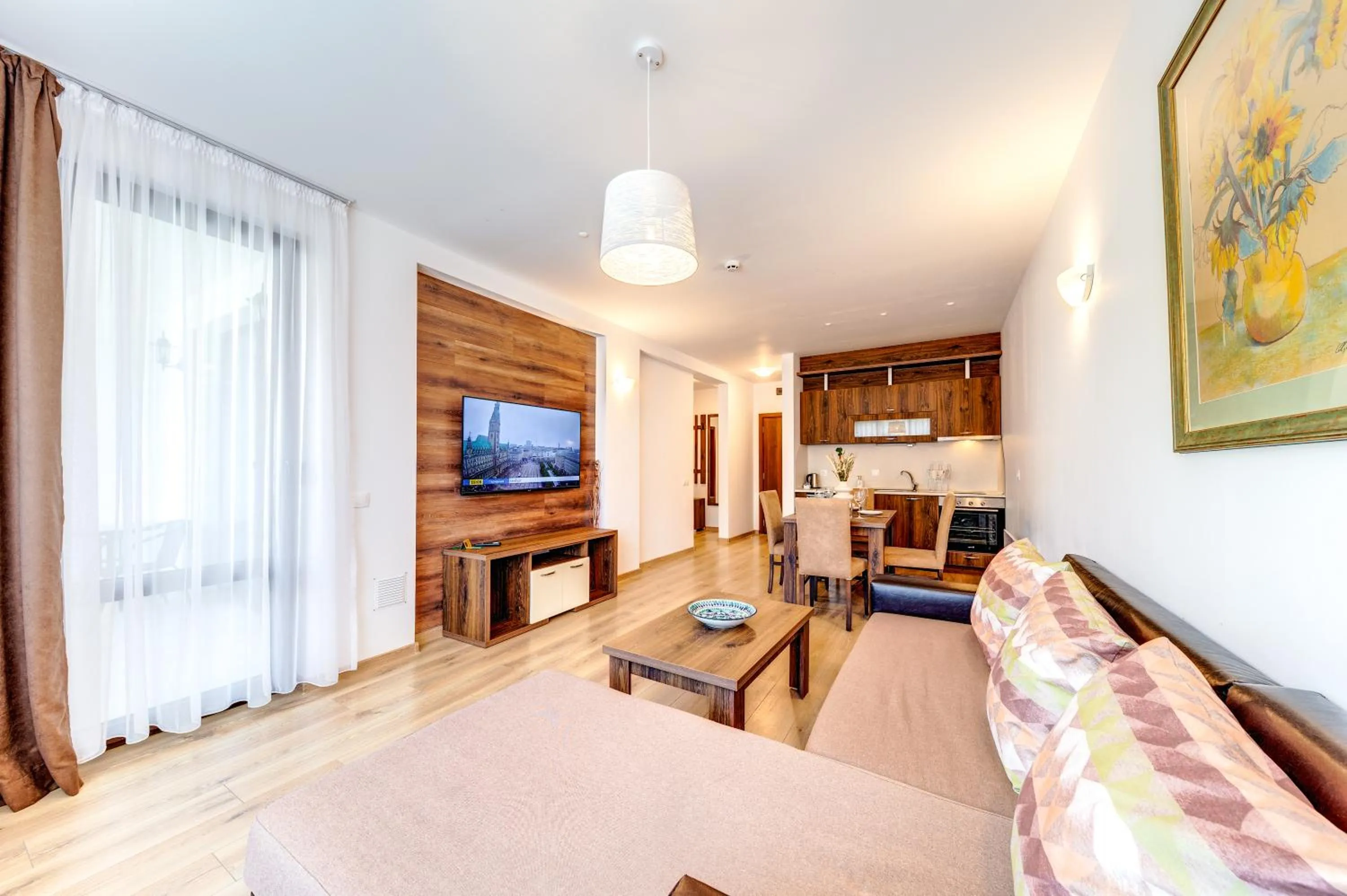 TV and multimedia in Oak Residence Hotel & Relax