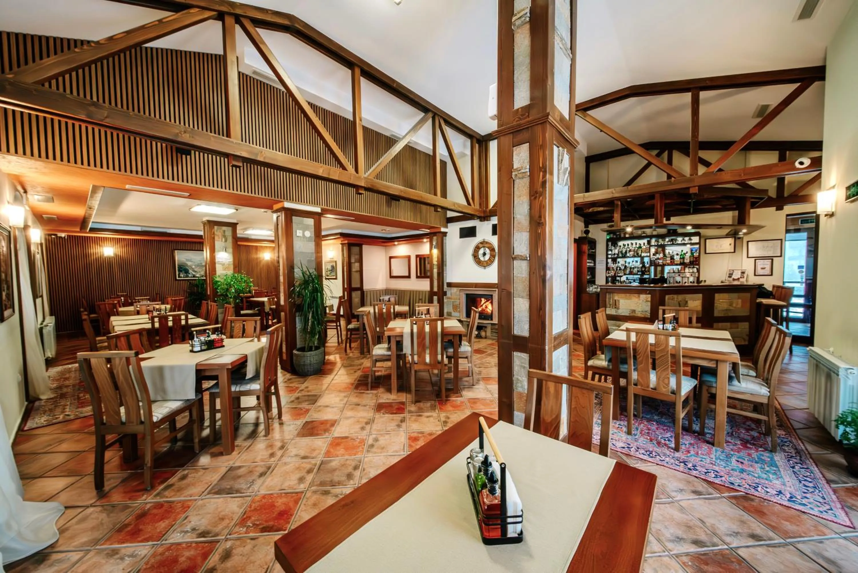 Restaurant/places to eat in Oak Residence Hotel & Relax