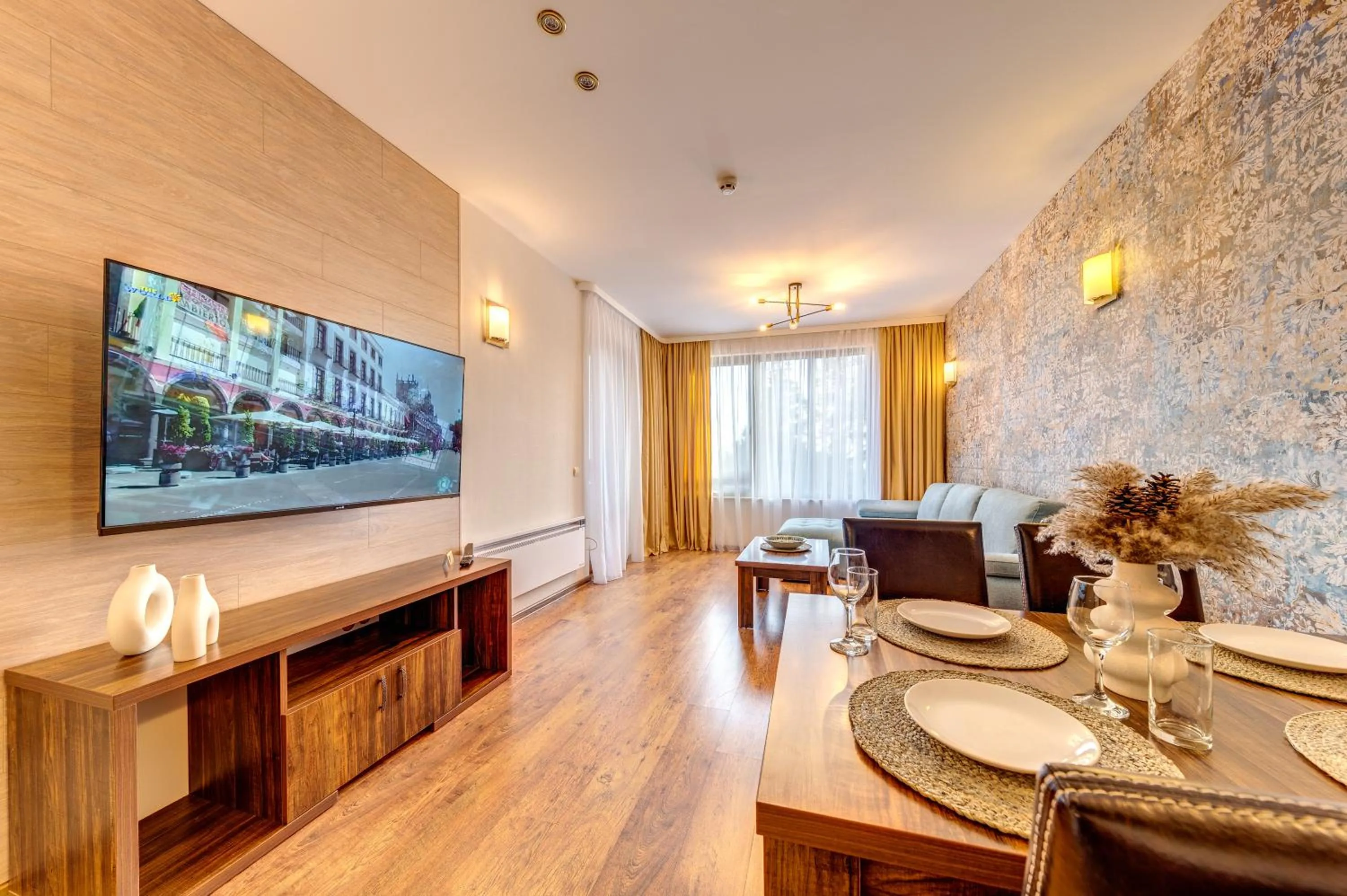 TV and multimedia in Oak Residence Hotel & Relax