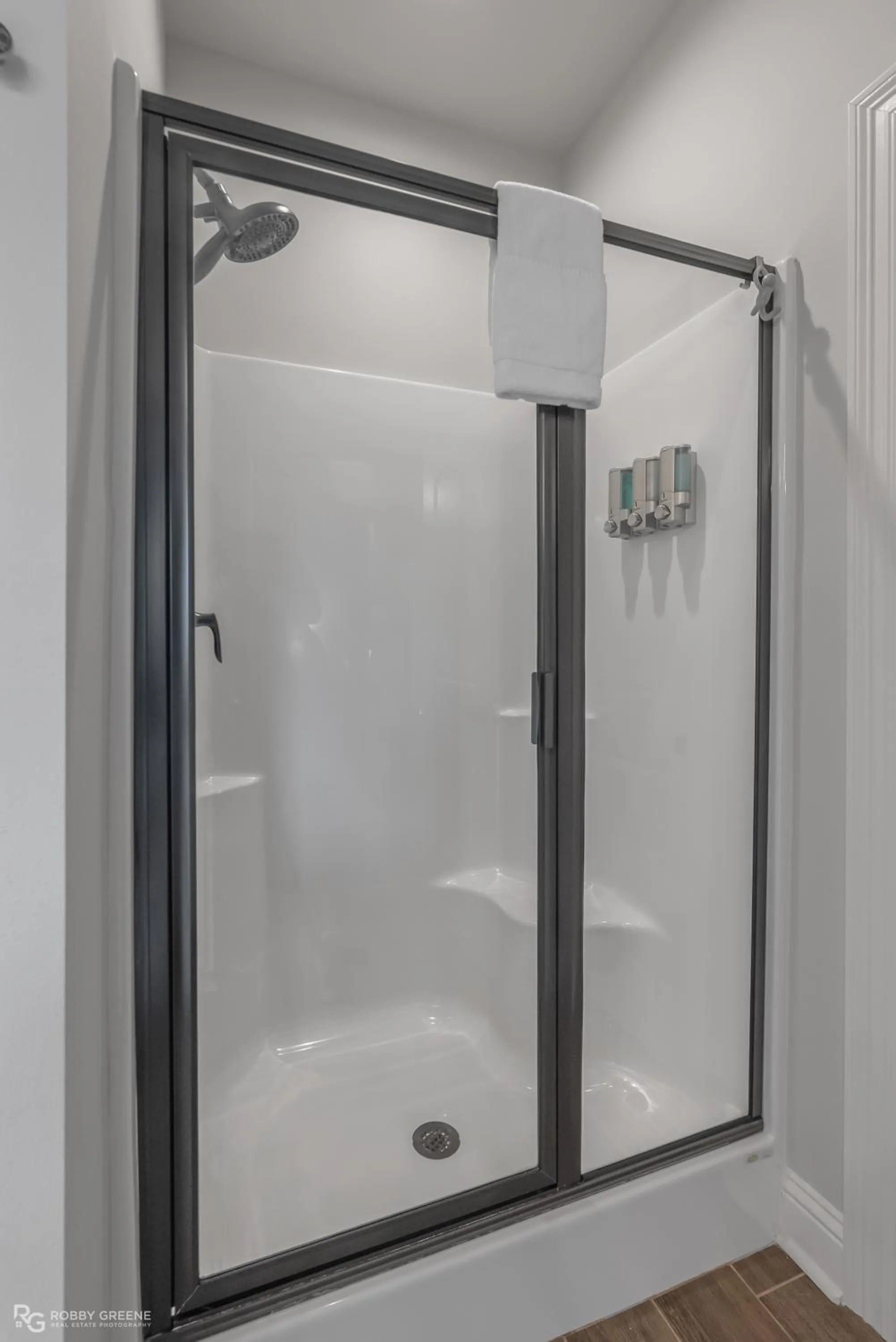 Shower in Modern Regional Art Gallery Home - Spacious & New! Tv in each room