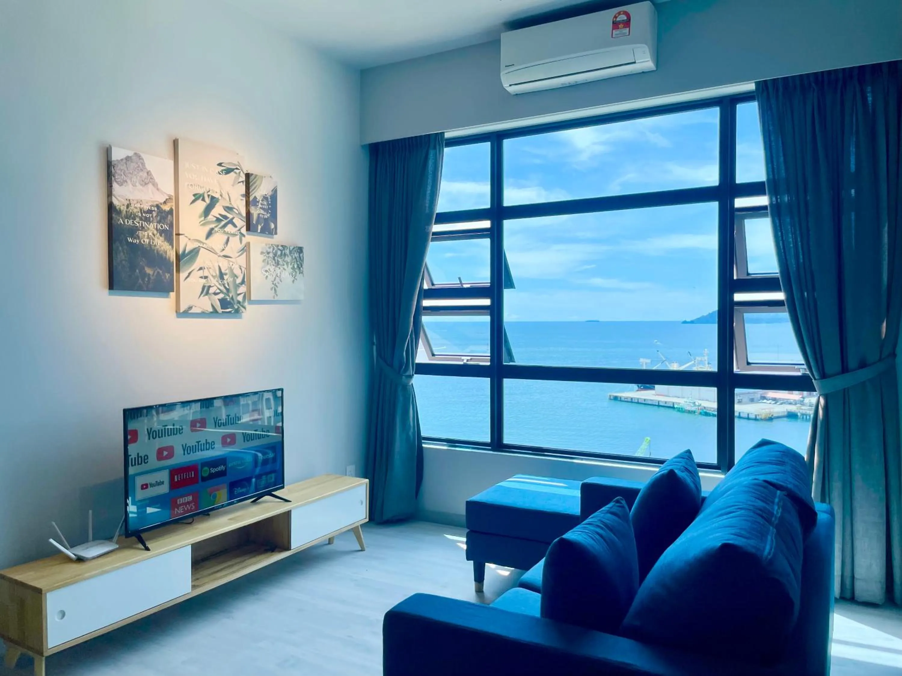 TV and multimedia in Sunset Seaview Vacation Condos @ Jesselton Quay