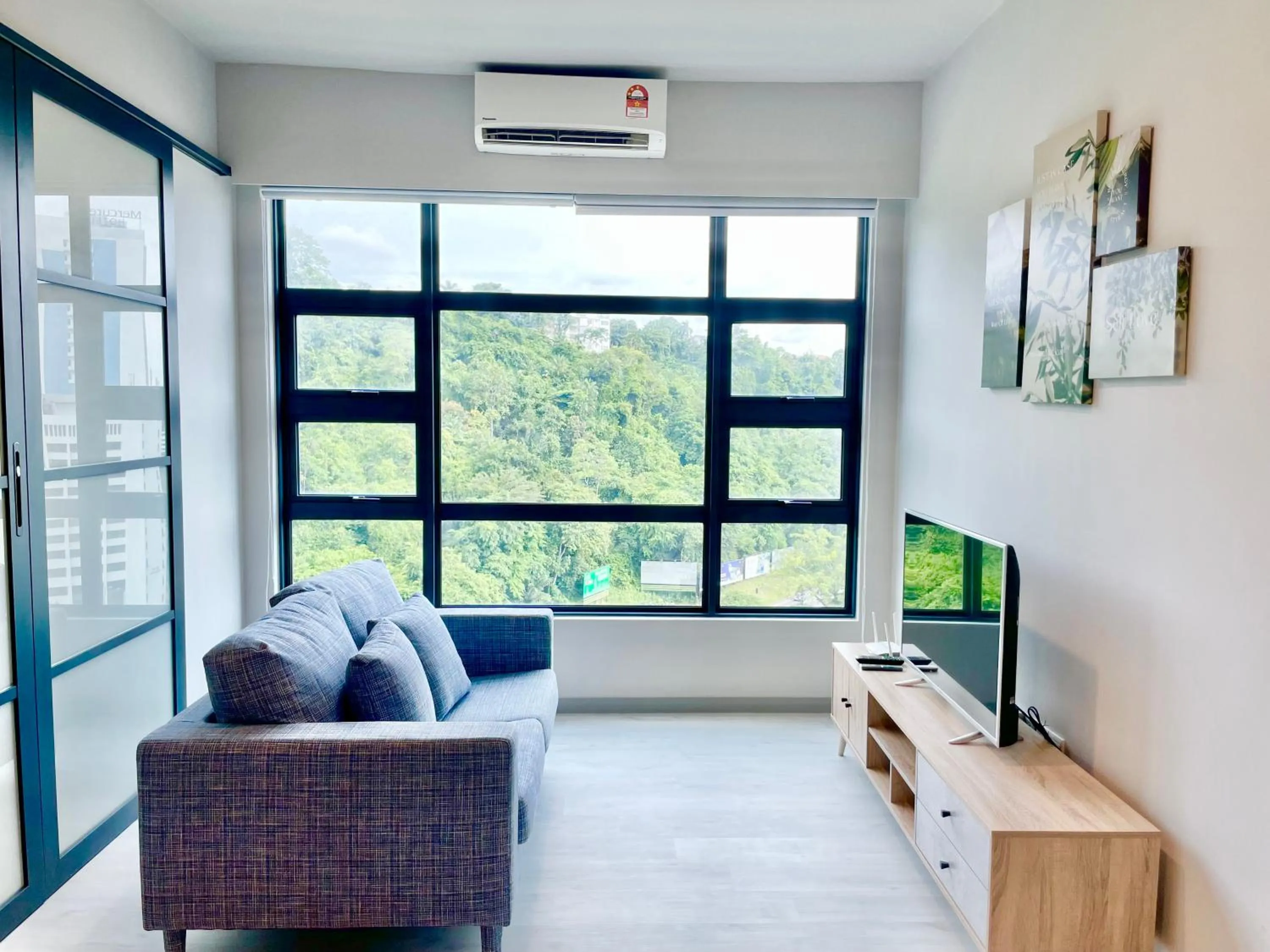 TV and multimedia in Sunset Seaview Vacation Condos @ Jesselton Quay