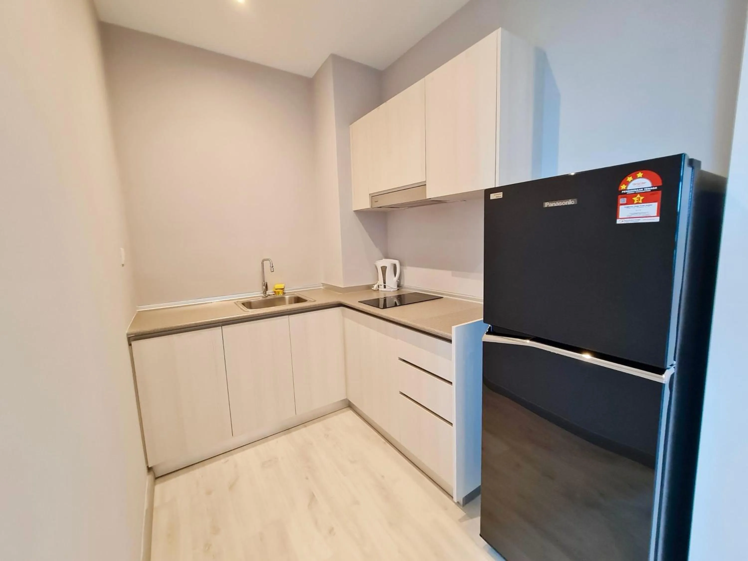 Kitchen or kitchenette in Sunset Seaview Vacation Condos @ Jesselton Quay