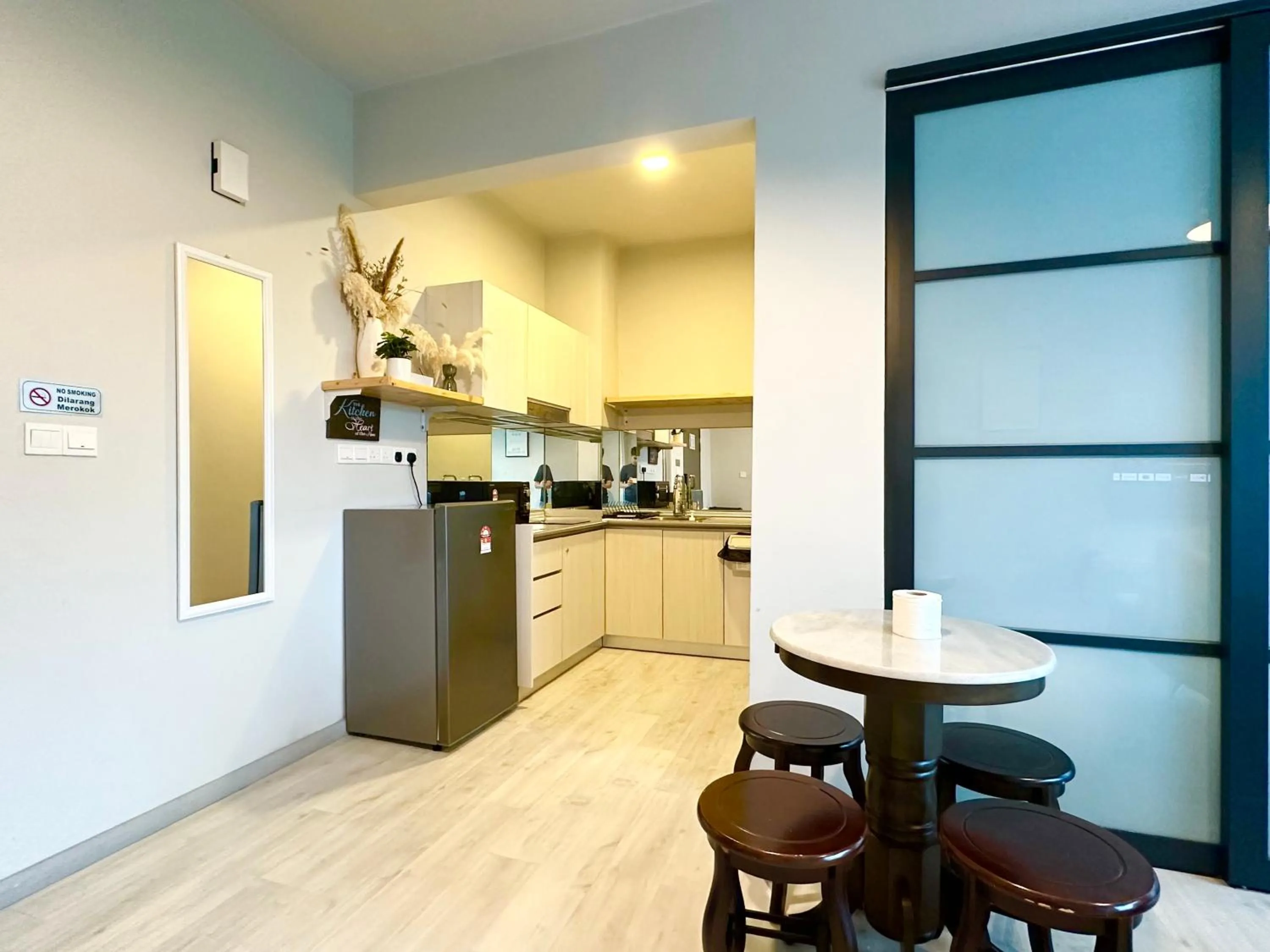 Kitchen or kitchenette in Sunset Seaview Vacation Condos @ Jesselton Quay