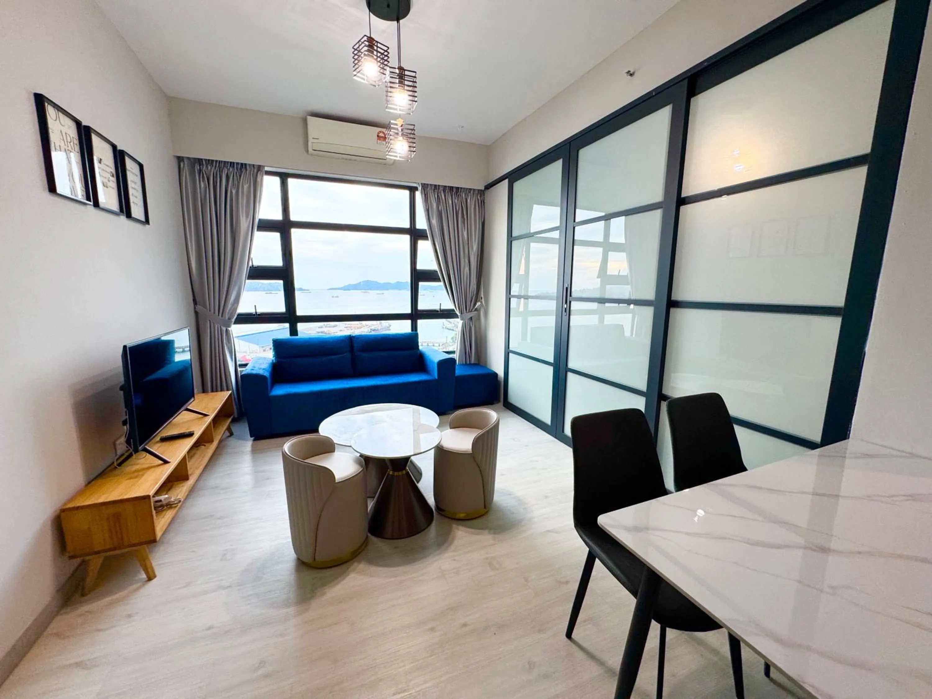 Living room in Sunset Seaview Vacation Condos @ Jesselton Quay