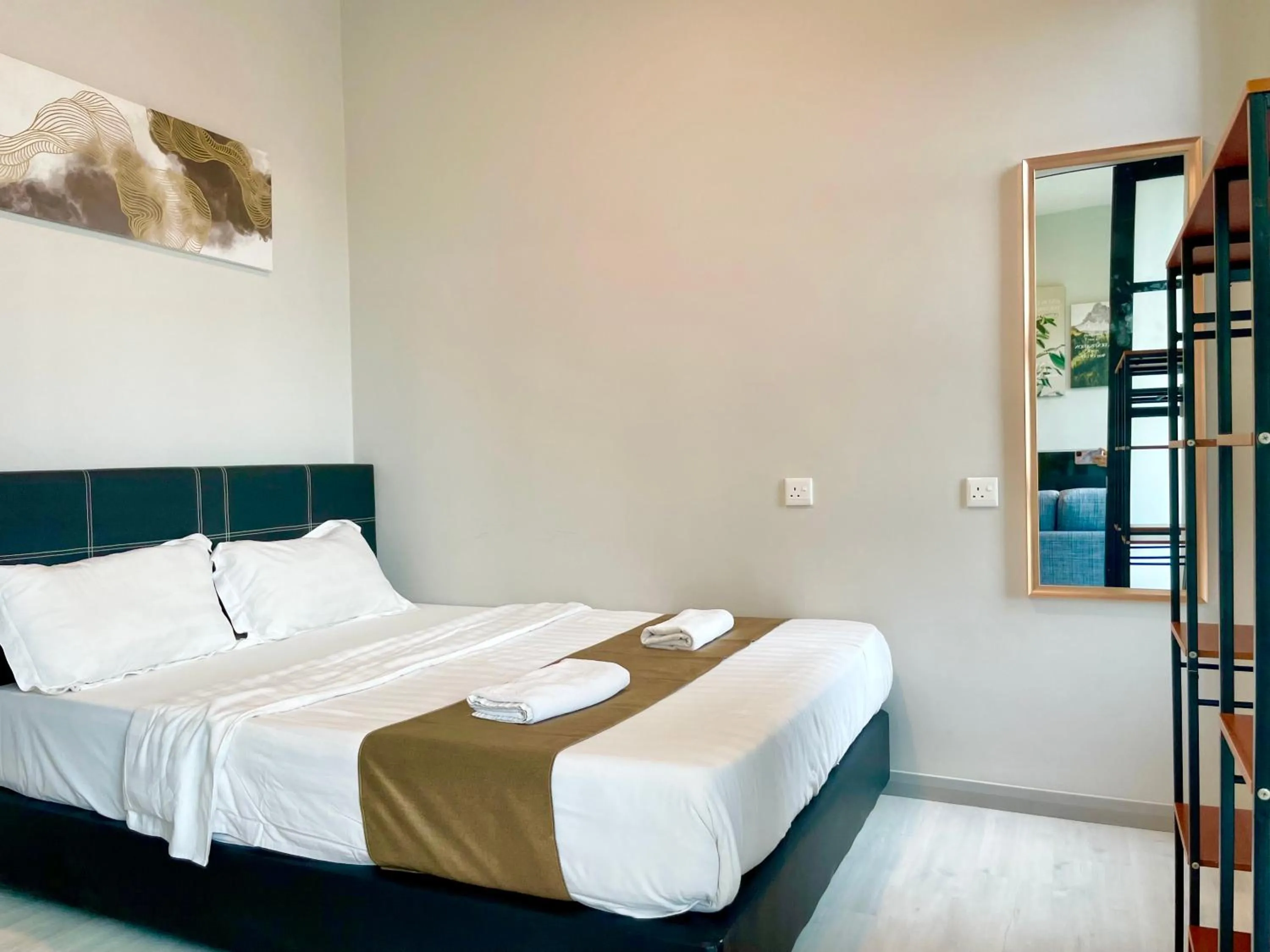 Bed in Sunset Seaview Vacation Condos @ Jesselton Quay