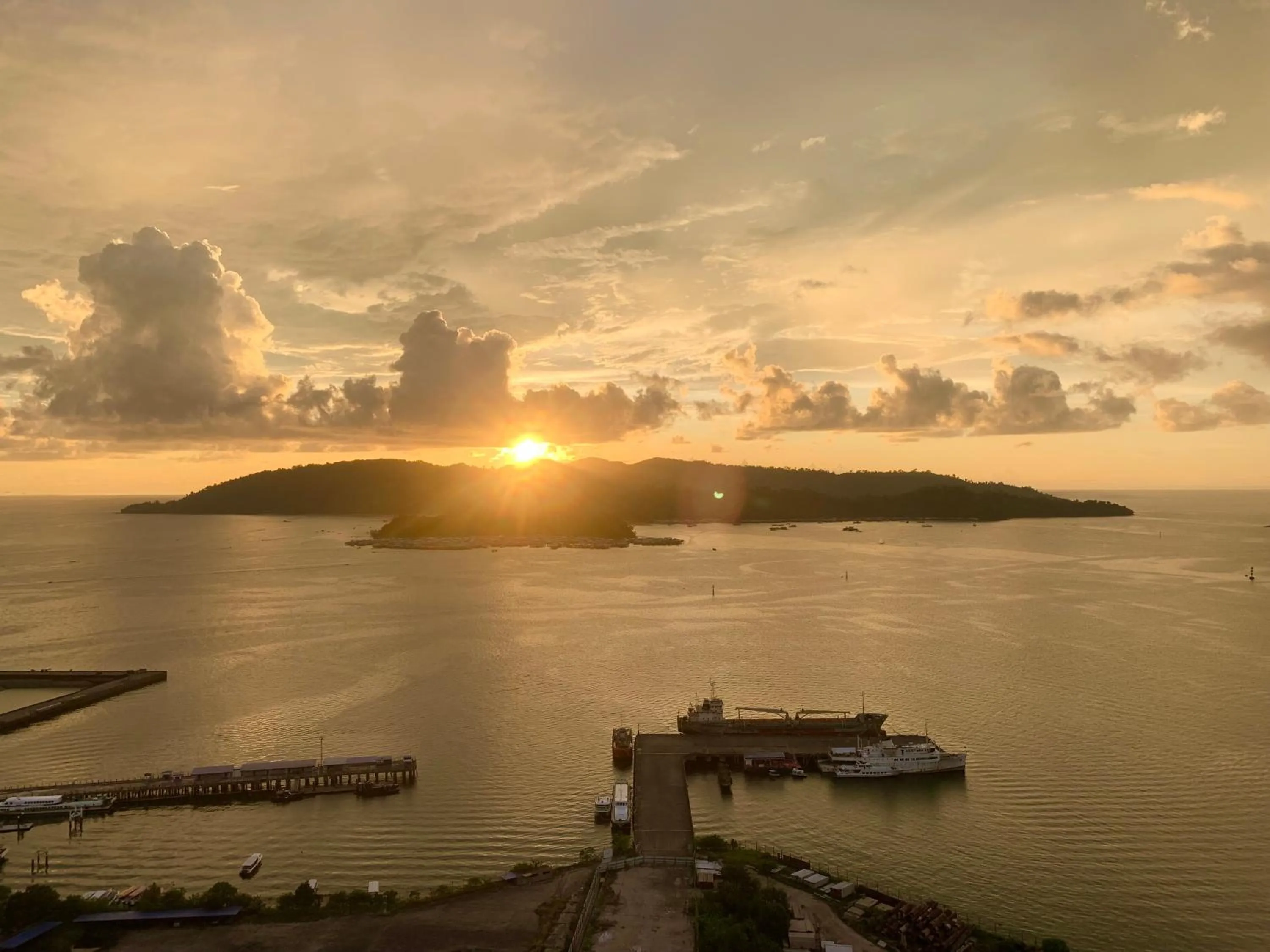 Natural landscape in Sunset Seaview Vacation Condos @ Jesselton Quay