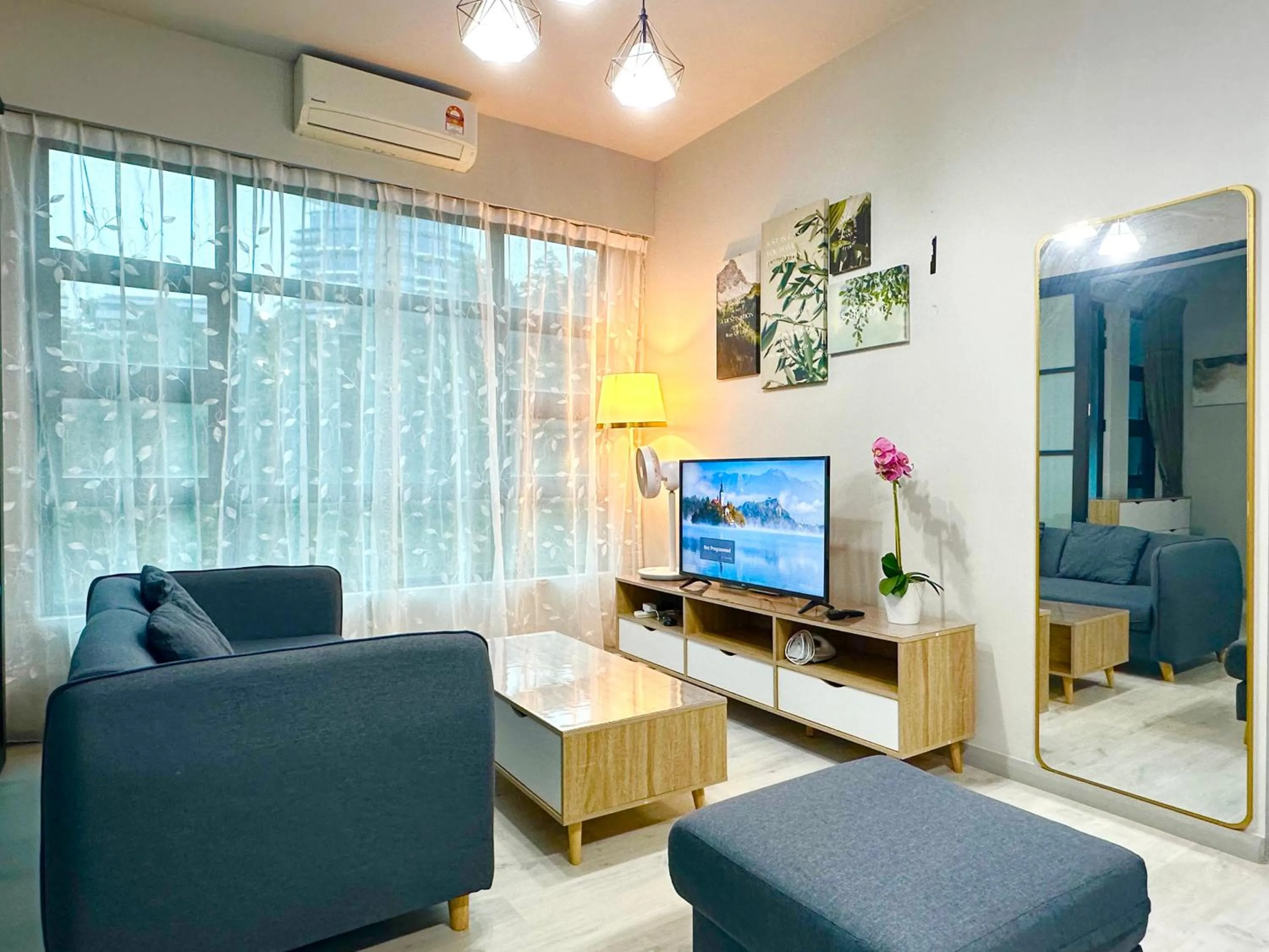 TV and multimedia in Sunset Seaview Vacation Condos @ Jesselton Quay