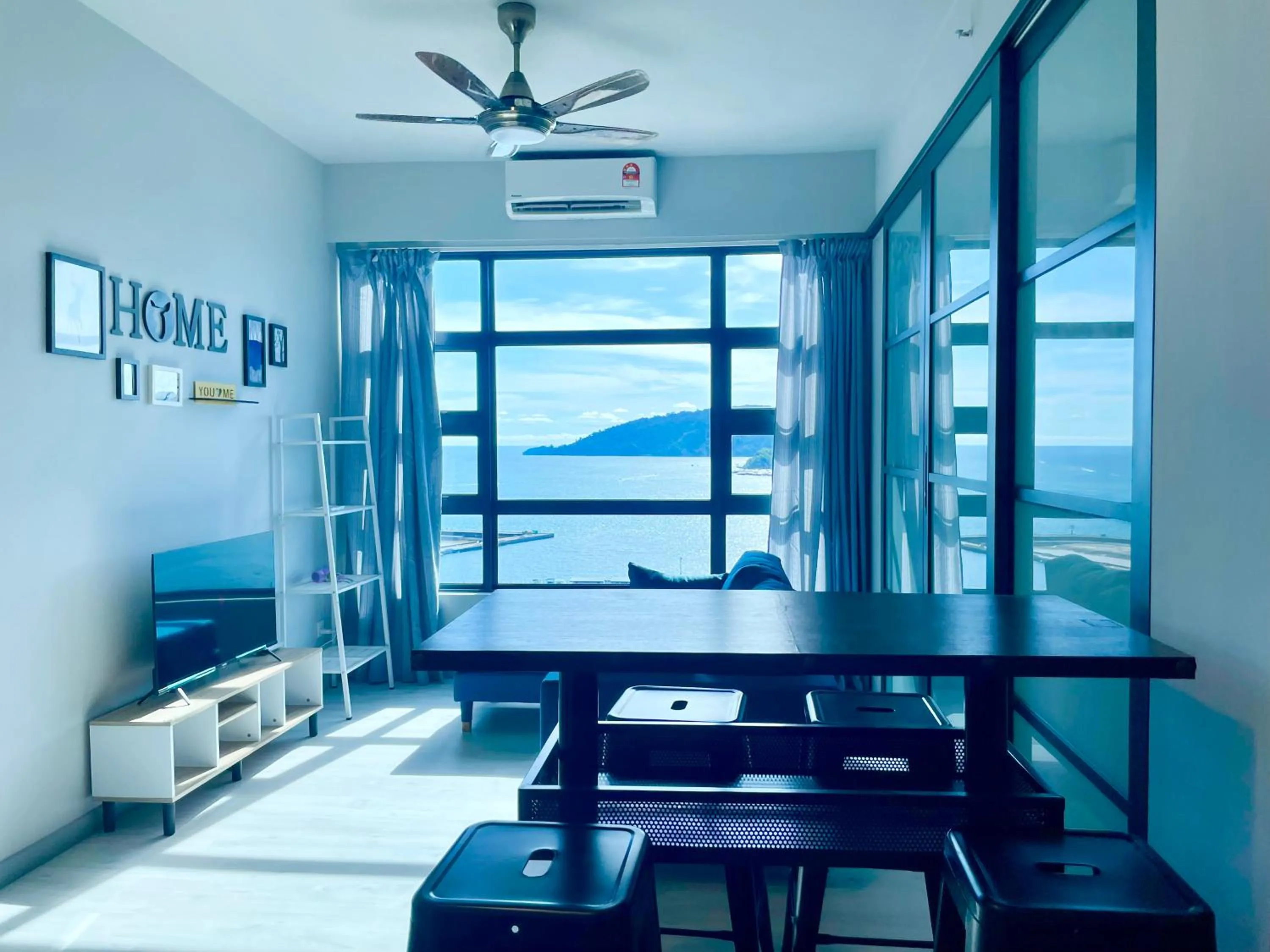 Dining area in Sunset Seaview Vacation Condos @ Jesselton Quay